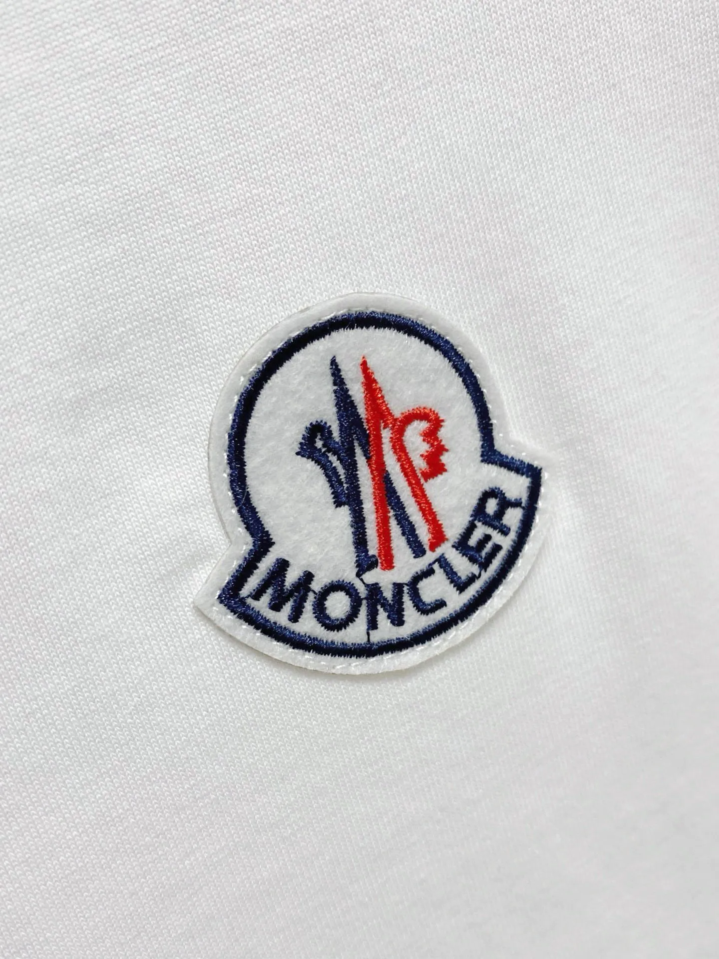 P570 Brand [MONCLER Mouth Covered] 2025 round neck short-sleeved shorts suit. The pure cotton fabric upper body will not be stuffy, the smooth and comfortable skin-friendly effect is more breathable, the fabric has its own texture, classic logo technology, a new interpretation from a unique angle, fashionable and versatile choice! Size: M-3XL (maximum wear: 190 pounds)