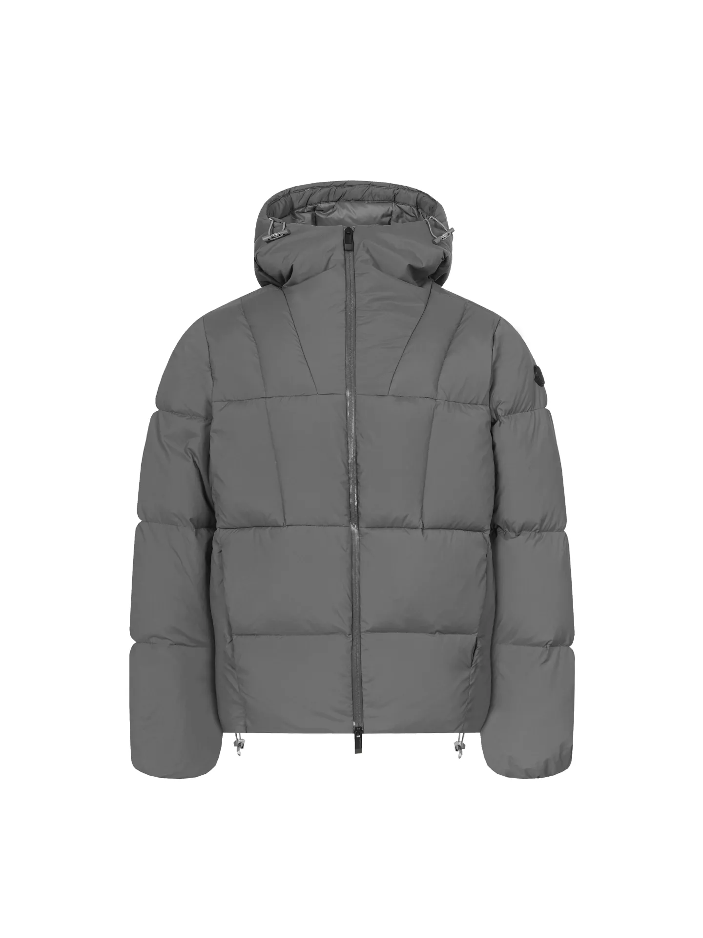 The design of the P860 Moncler Fusain short down jacket is inspired by the thrilling racing sports, echoing the three-dimensional tailoring and dynamic structure of the racing driver's uniform. Diamond quilting is used to build a thermal barrier, and the lightweight fabric is full of fluffy warmth. The silhouette is neat and not bulky, and the hooded design adds casualness. It is made of quilted nylon fabric, which has excellent warmth and protection. It is not only a textured armor to resist the cold wind when commuting, but also a fashion tool to create a minimalist and high-end feel when going out. In the cold winter, you can achieve the dual elegance of temperature and style with a piece of down. The short design features reflective zippers for a modern look. Code number: 12345 Color: black, gray