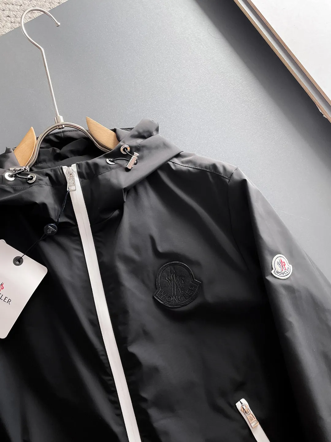 P540 🌸🌸🌸🌸Moncler top original order ❗High-end fabric feels soft and comfortable, and the color is high-end (different from the hard feel in the market) ❗ The new autumn and winter men's casual jackets ❗ have a unique and innovative interpretation of the classic logo, which is in line with the latest design concepts of the season. It is highly recognizable, with a simple khaki design, youthful and energetic, and the style and color matching can be freely worn according to the actual scene. It meets the conventional and orthodox dressing needs that are inclusive of all occasions. The outstanding printed surface is more suitable for street styling. It is highly recognizable, showing the vibrant colors of the city, and is highly moldable and practical!  This model is dominated by fabrics and craftsmanship. The company's customized fabrics are windproof, comfortable and breathable. The upper body is light and unburdened, and the overall details are of super high quality❗ The details are full of craftsmanship, and the accessories are all custom-made. The electroplated metal zippers and snap buttons are quite outstanding. They are very luxurious and high-end. The workmanship is extremely rigorous and elegant. Color: Picture color Size: M, L, xL, xxL, xxxL