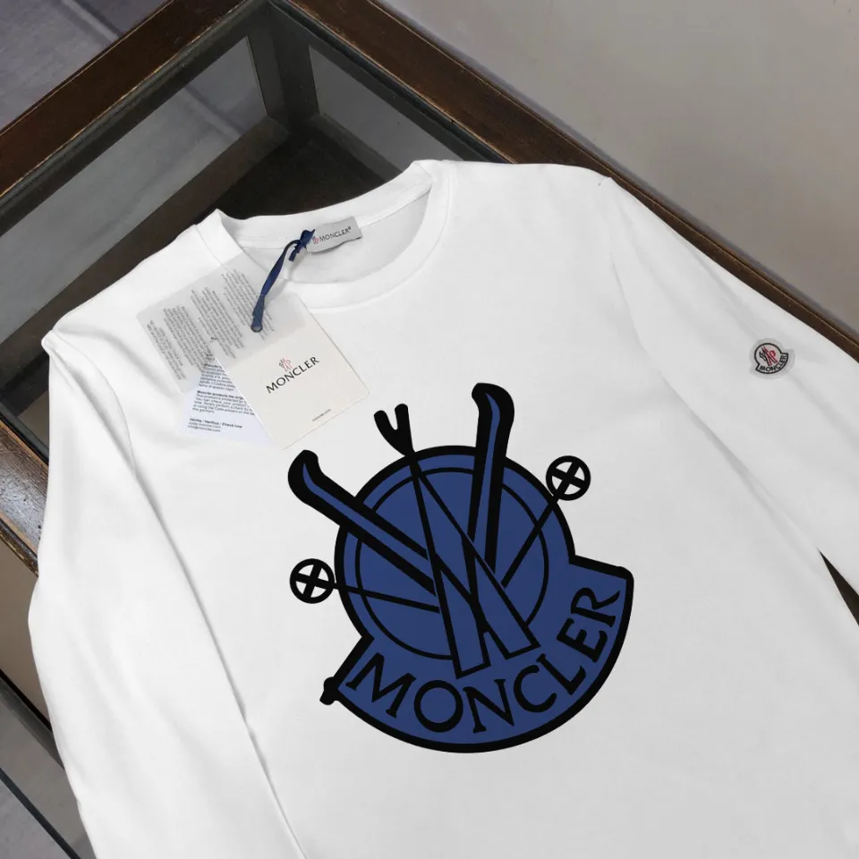 P180, a non-off-the-shelf model, you can trust it. Moncler printed long-sleeved T-shirt, 240g breathable cotton fabric, very soft and comfortable texture, does not shrink, does not deform, does not ball), can be worn alone as a base layer. Original customized accessories, collar label, care mark, hangtag, packaging (perfect details) Color: White Black Size: XS S M L