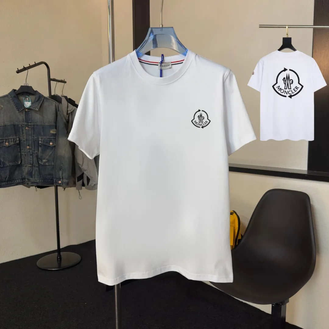 P140 Upgraded version "Mobile phone smart sensor ~ NFC chip armband ~ Direct access to the official website for anti-counterfeiting" "Moncler ~ Mouth Mouth" 2025 new high-quality round neck short-sleeved T-shirt. The cuffs have imported embroidered labels. Customized dyeing, very comfortable to touch. Super versatile and good-looking short-sleeved. Complete with three labels. Non-market ordinary version. Feel free to compare. Quality is absolutely guaranteed! ‼ First of all, this original fabric is all custom-woven with 32-count double yarn fabric, 250G, and the weight is the same‼ Fine workmanship, double waistcoat method, double waistcoat method, double waistcoat method makes the whole dress more three-dimensional, which is not a craft that ordinary T-shirts can achieve🤪 Size: S-M-L-XL-2XL Color: black, white, apricot, same style for men and women