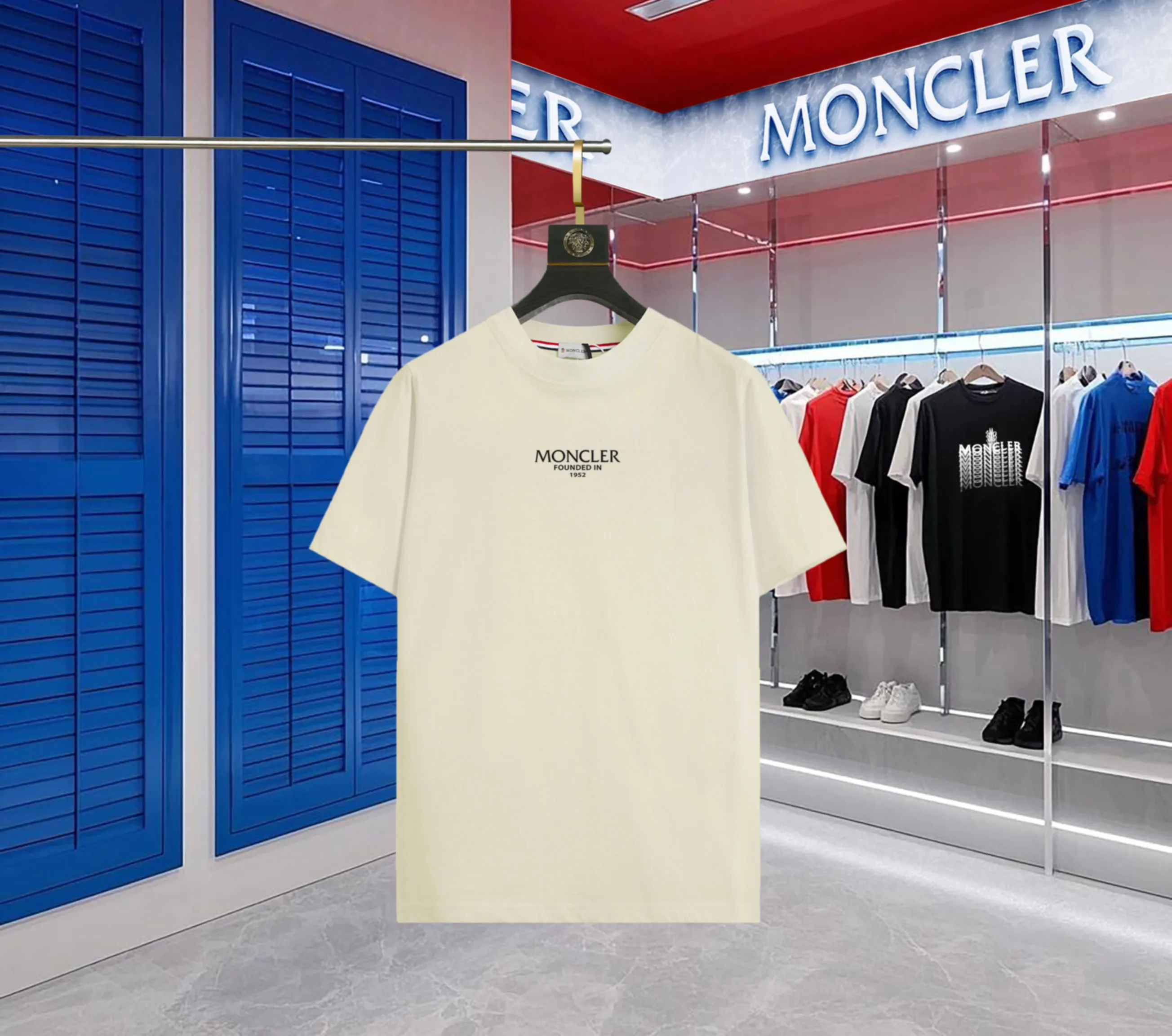 P140 💰Upgraded version "Mobile phone smart sensor ~ NFC chip armband ~ direct access to the official website for anti-counterfeiting" "Moncler ~ Mouth Mouth" 2025 new high-quality round neck short-sleeved T-shirt. The cuffs have imported embroidered labels. Customized dyeing, very comfortable to touch. Super versatile and good-looking short-sleeved. Complete with three labels. Non-market ordinary version. Feel free to compare. Quality is absolutely guaranteed! ‼ First of all, this original fabric is all custom-woven with 32-count double yarn fabric, 250G, and the weight is the same‼ Fine workmanship, double waistcoat method, double waistcoat method, double waistcoat method makes the whole dress more three-dimensional, which is not a craft that ordinary T-shirts can achieve🤪 Size: S-M-L-XL-2XL Color: black, white, apricot, same style for men and women