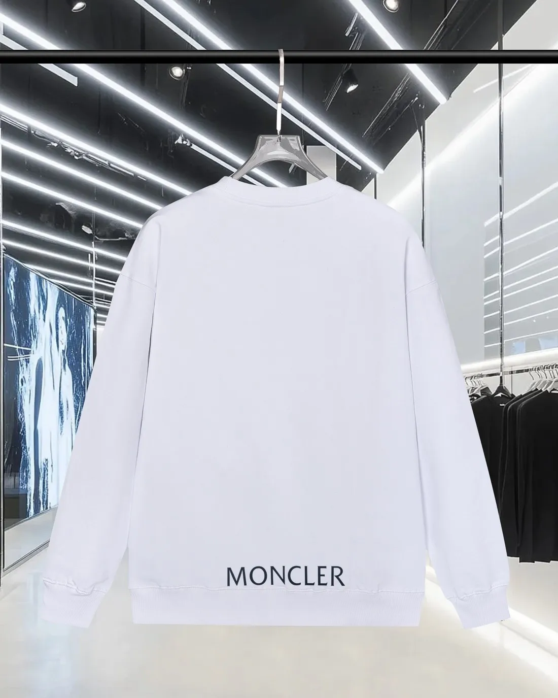 P220 (shipped the next day) MONCLER/Mask 2025Fw new autumn and winter style 400g pullover round neck long-sleeved sweatshirt Customized small leather stamp on the chest with letter logo on the back embossed process Same style for men and women Brand classic Pure cotton fabric Official synchronization High version High quality Fashion personality Versatile trend Pure original quality Original fabric Hang tag Collar label Washed wheat Complete three labels Color: Black. White. Size: S-XL