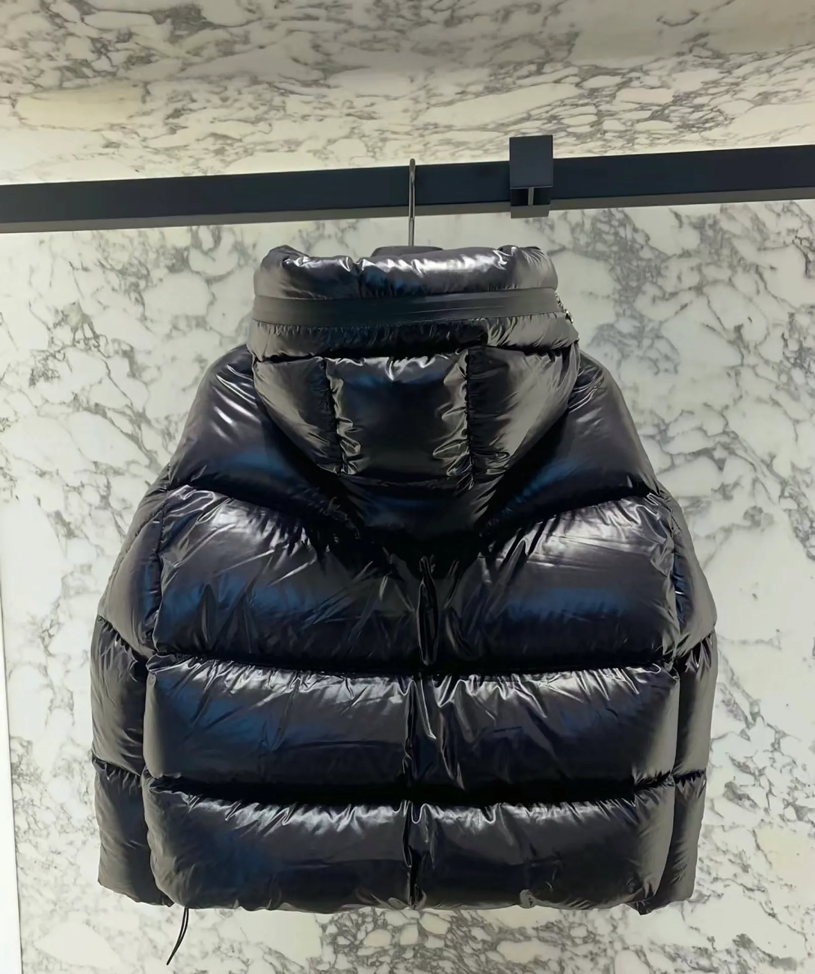 P1100 Moncler Huppe counter real shot for reference. The filling is super full. You can feel it when you get it. Close your eyes and take it in.