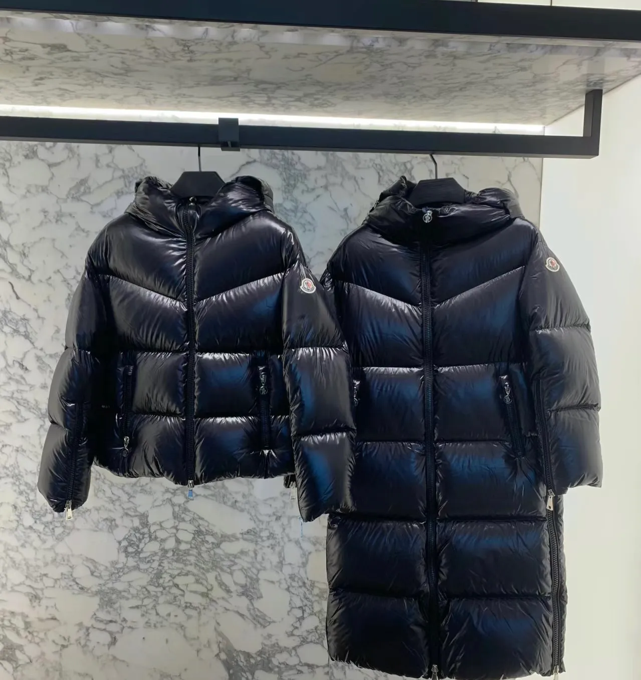 P1100 Moncler Huppe counter real shot for reference. The filling is super full. You can feel it when you get it. Close your eyes and take it in.