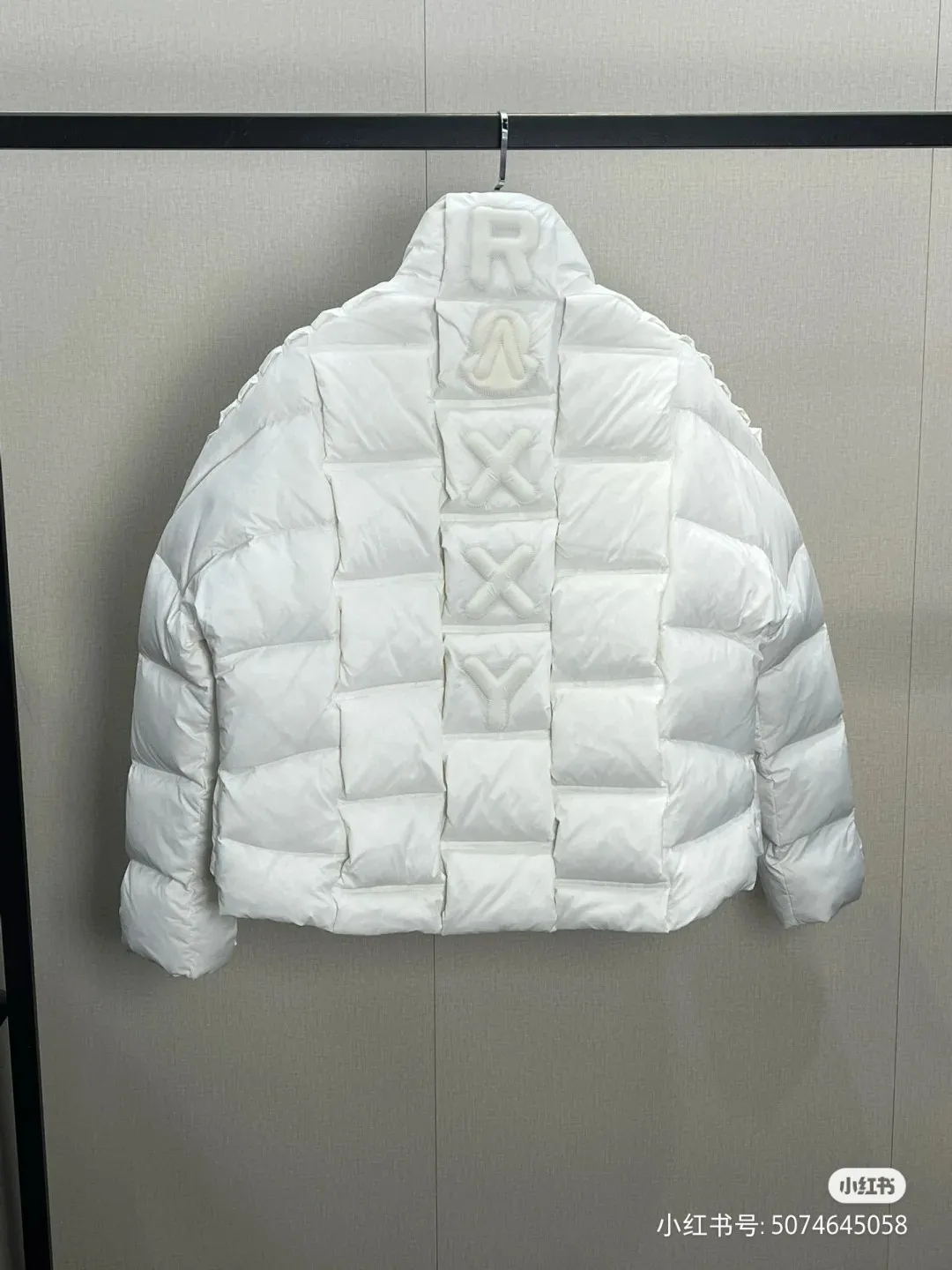 P980 Moncler. Mouthless✗Ruixi joint down jacket I would like to call it the handsome ceiling, black white, size 01234