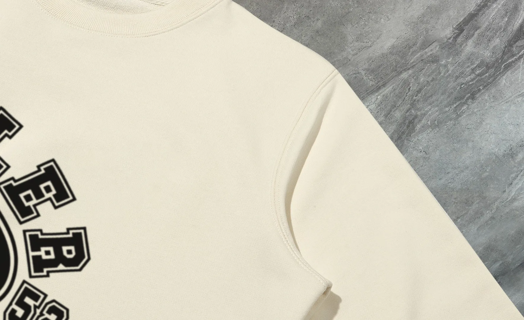 P210 High-version sweatshirt) [Long-term stock] 〖𝐌𝐎𝐍𝐂𝐋𝐄𝐑~Mask〗 Made of 440g heavy-weight fabric. It is different from the market currency. It can be matched with any variety and is properly handsome. 😎The whole dress is made of double waistcoats. The double waistcoats make the whole dress more three-dimensional. Not ordinary factories can do such fine work. 2025 Spring runway version of the T stage, on sale at the counter, round neck terry sweatshirt, high-end double-strand pure cotton, custom-made stretch ribs, dyed in the same vat, complete with three standards, matched with exquisite embroidered LOGO on the chest, simple and advanced, same style for men and women. Color: black, apricot, white, size: S M L XL 2XL