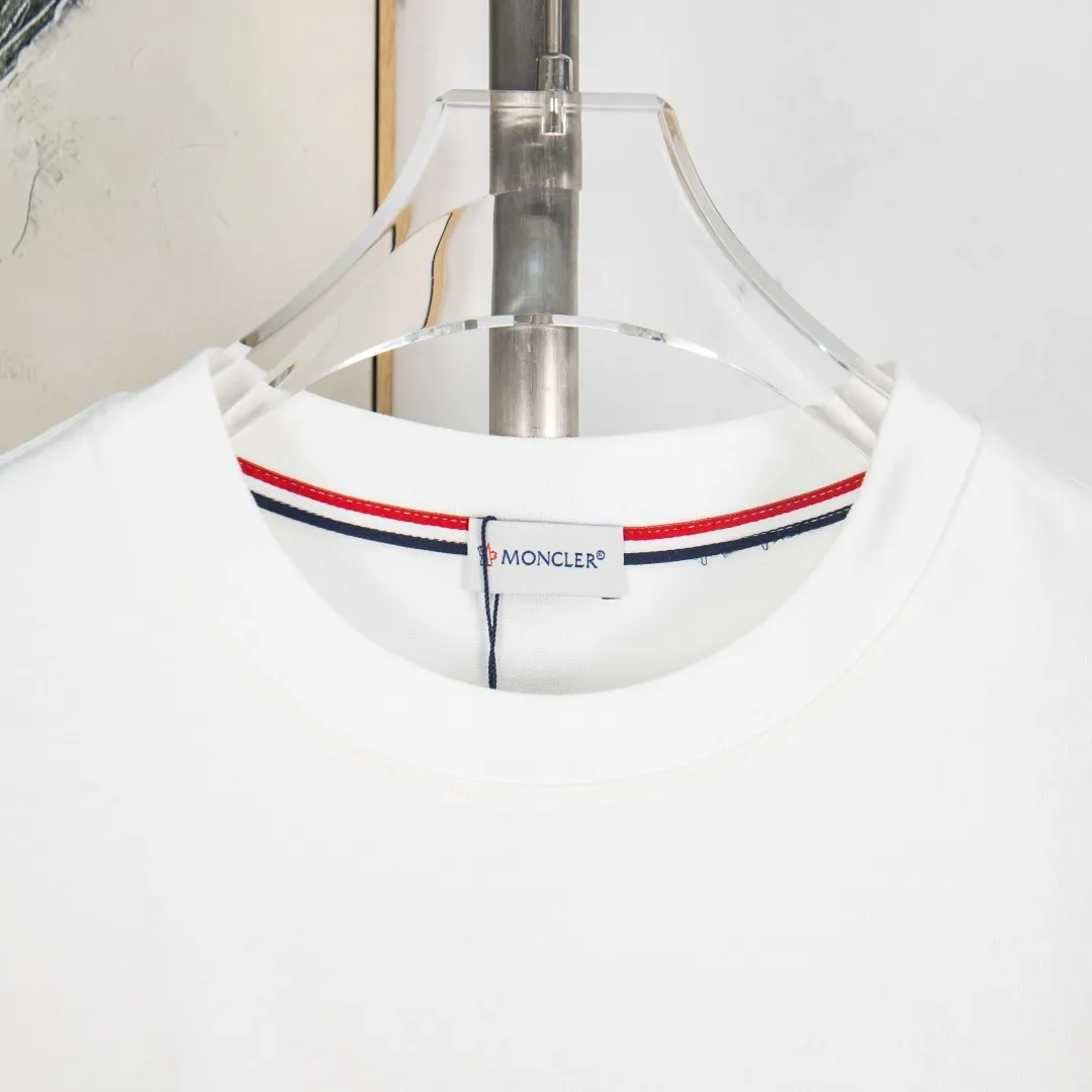 P190 💰 zp version [exclusive supply] MONCLER/muzzled 300g round neck short-sleeved T-shirt brand classic ghosting offset printing letter LOGO embossing process official synchronization high version high quality fashion personality versatile trend pure original quality original fabric hang tag collar label washed wheat three standard complete color: black. white. Size: S M L XL XXL No.: WS10010