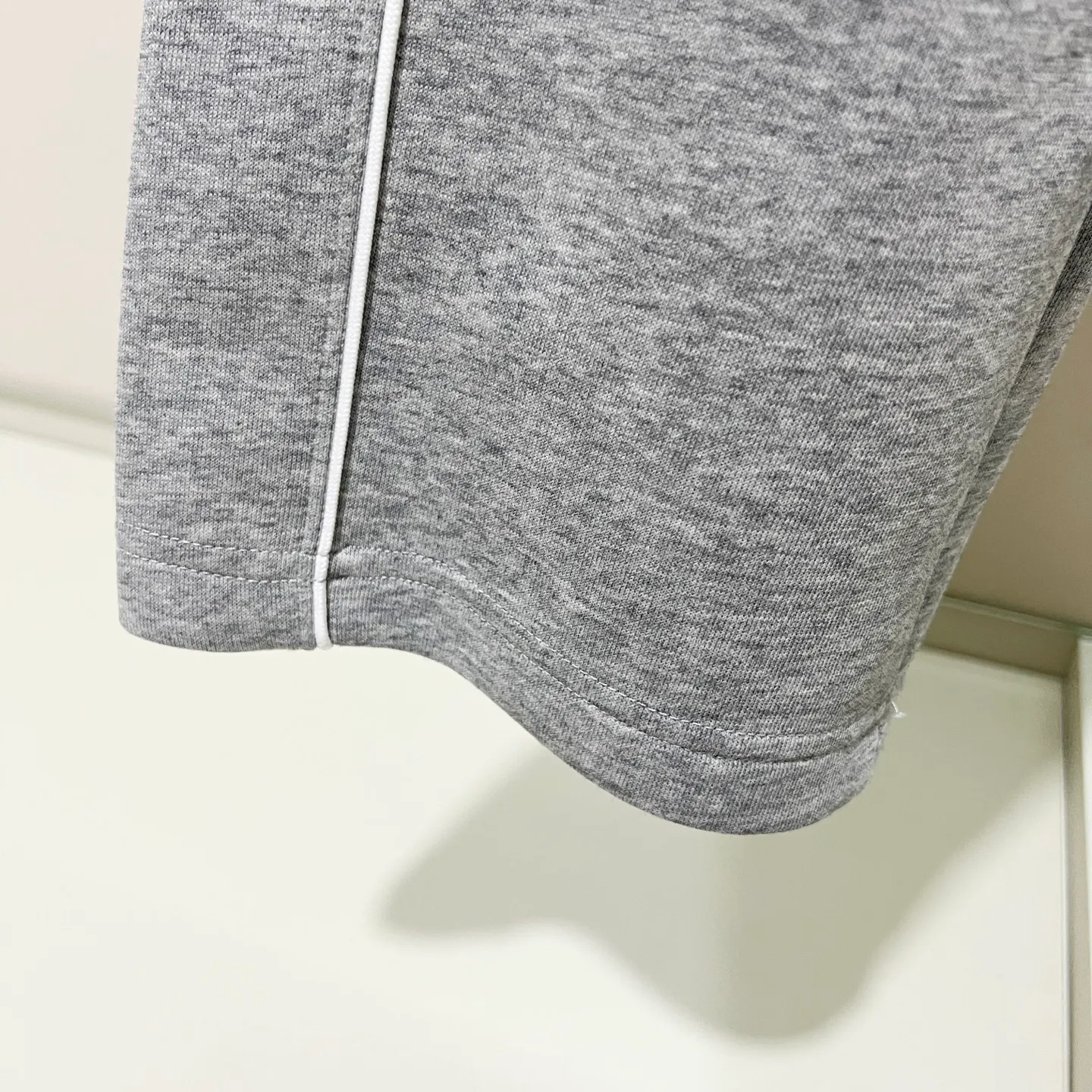 P260 MONCLER/Muzzle Selected 400g custom fabric sweatpants, brand chapter webbing craftsmanship, exquisite embroidery🪡letter LOGO, official synchronization, high version, high quality, fashionable personality, versatile trend, pure original quality, original fabric, tag, collar label, washed wheat, complete three standards, color: black, gray. Size: M-3XL