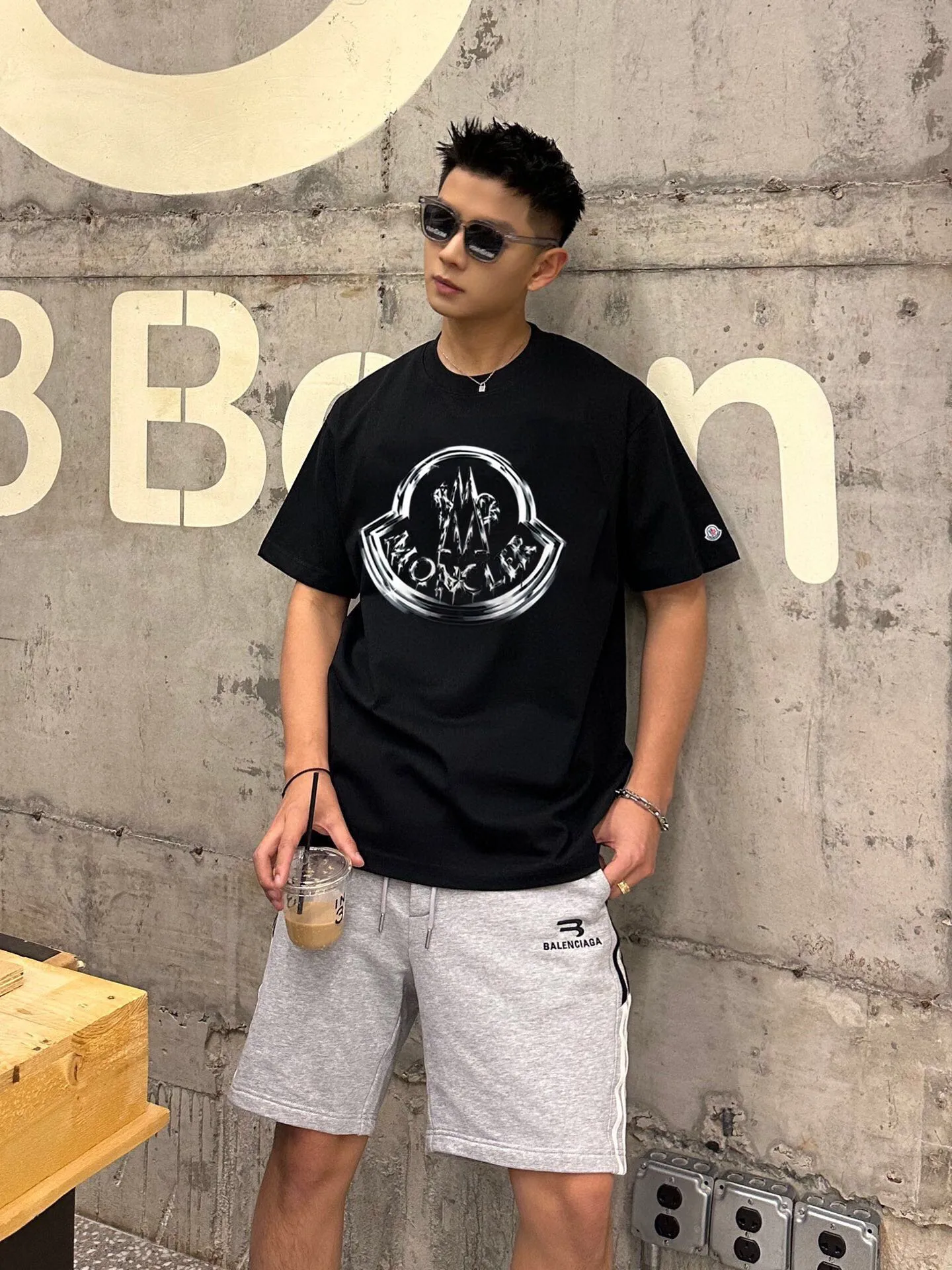P160 MONCLER official short-sleeved T-shirt 2024 spring and summer new heavy industry printing original imported customized 260g double yarn pure cotton high-density threaded same vat dyed fabric loose version super versatile very suitable for both men and women must-have color: black white code number: S M L XL