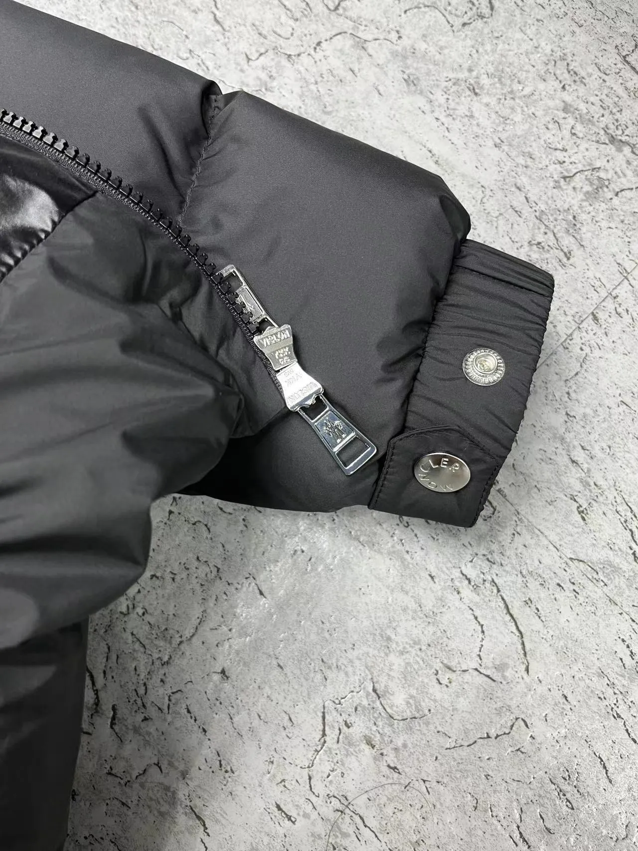 P880 🆕❤️2022🆕New Moncler Cardere short down jacket Color: Black White, Green Size: 12345