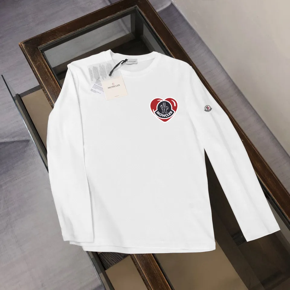 P180, a non-off-the-shelf model, you can trust it. Moncler printed long-sleeved T-shirt, 240g breathable cotton fabric, very soft and comfortable texture, does not shrink, does not deform, does not ball), can be worn alone as a base layer. Original customized accessories, collar label, care mark, hangtag, packaging (perfect details) Color: White Black Size: XS S M L