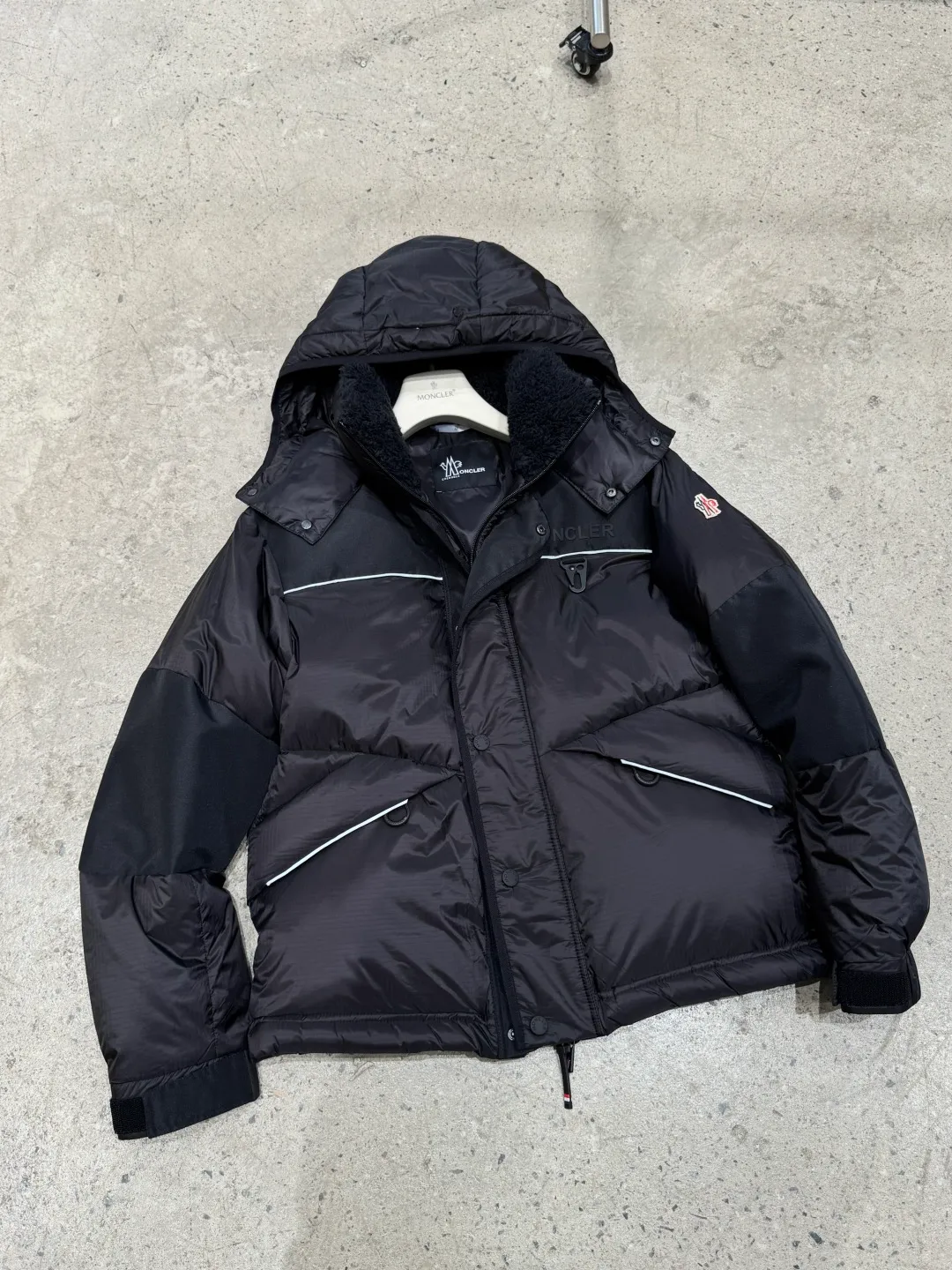 P1700 𝑴𝒐𝒏𝒄𝒍𝒆𝒓｜Moncler/Moncler 25𝒔𝒔 Albiez double fabric splicing with reflective strips limited ski wear light luxury fashion multifunctional down jacket for men and women #T39# 𝑺𝒊𝒛𝒆：𝟭# 𝟮# 𝟯# 𝟰# 𝟱# Product color: black