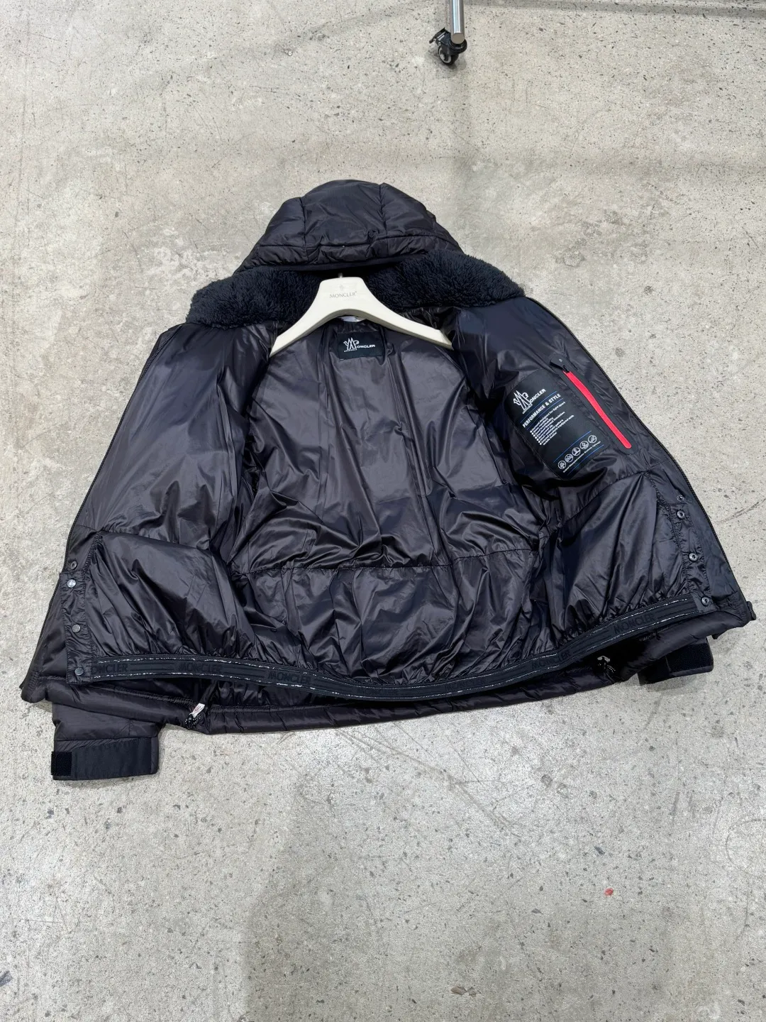 P1700 𝑴𝒐𝒏𝒄𝒍𝒆𝒓｜Moncler/Moncler 25𝒔𝒔 Albiez double fabric splicing with reflective strips limited ski wear light luxury fashion multifunctional down jacket for men and women #T39# 𝑺𝒊𝒛𝒆：𝟭# 𝟮# 𝟯# 𝟰# 𝟱# Product color: black
