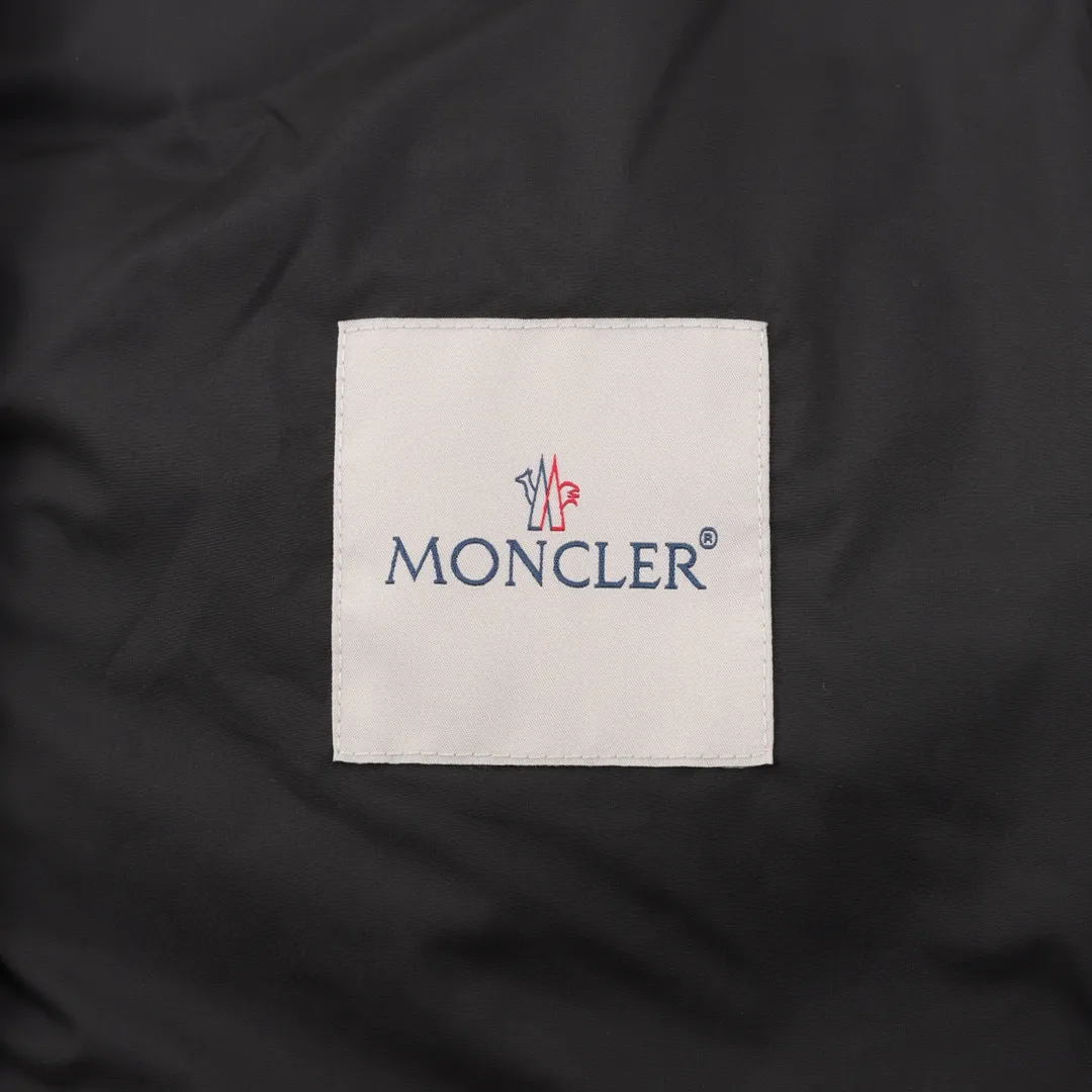 P1080 MONCLER/Mask MC Disney Princess on the Run Series Long Belted Down Jacket New winter long women's down jacket jacket The Princess on the Run is a must-have item. The women's long down jacket interprets classic items with new proportions, showing impeccable fashion style. Product Details Made from polyester, this long down jacket has a slim, wide silhouette with a nipped-in waist and lightweight lining. The sculpted hood adds a finishing touch.  Style number: A91# Color: black Size: 0 1 2 3