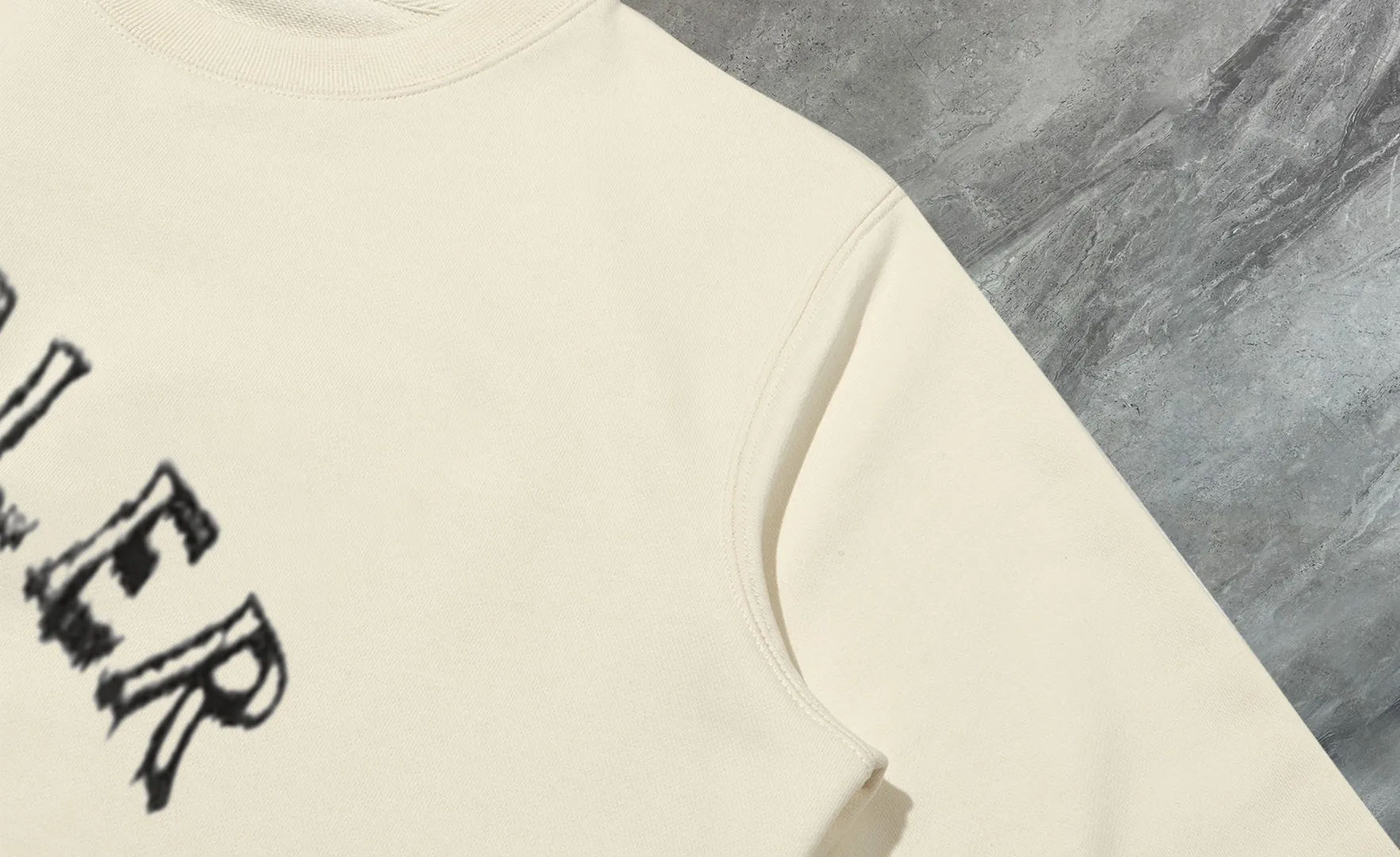 P210 High-version sweatshirt) [Long-term stock] 〖𝐌𝐎𝐍𝐂𝐋𝐄𝐑~Mask〗 Made of 440g heavy-weight fabric. It is different from the market currency. It can be matched with any variety and is properly handsome. 😎The whole dress is made of double waistcoats. The double waistcoats make the whole dress more three-dimensional. Not ordinary factories can do such fine work. 2025 Spring runway version of the T stage, on sale at the counter, round neck terry sweatshirt, high-end double-strand pure cotton, custom-made stretch ribs, dyed in the same vat, complete with three standards, matched with exquisite embroidered LOGO on the chest, simple and advanced, same style for men and women. Color: black, apricot, white, size: S M L XL 2XL