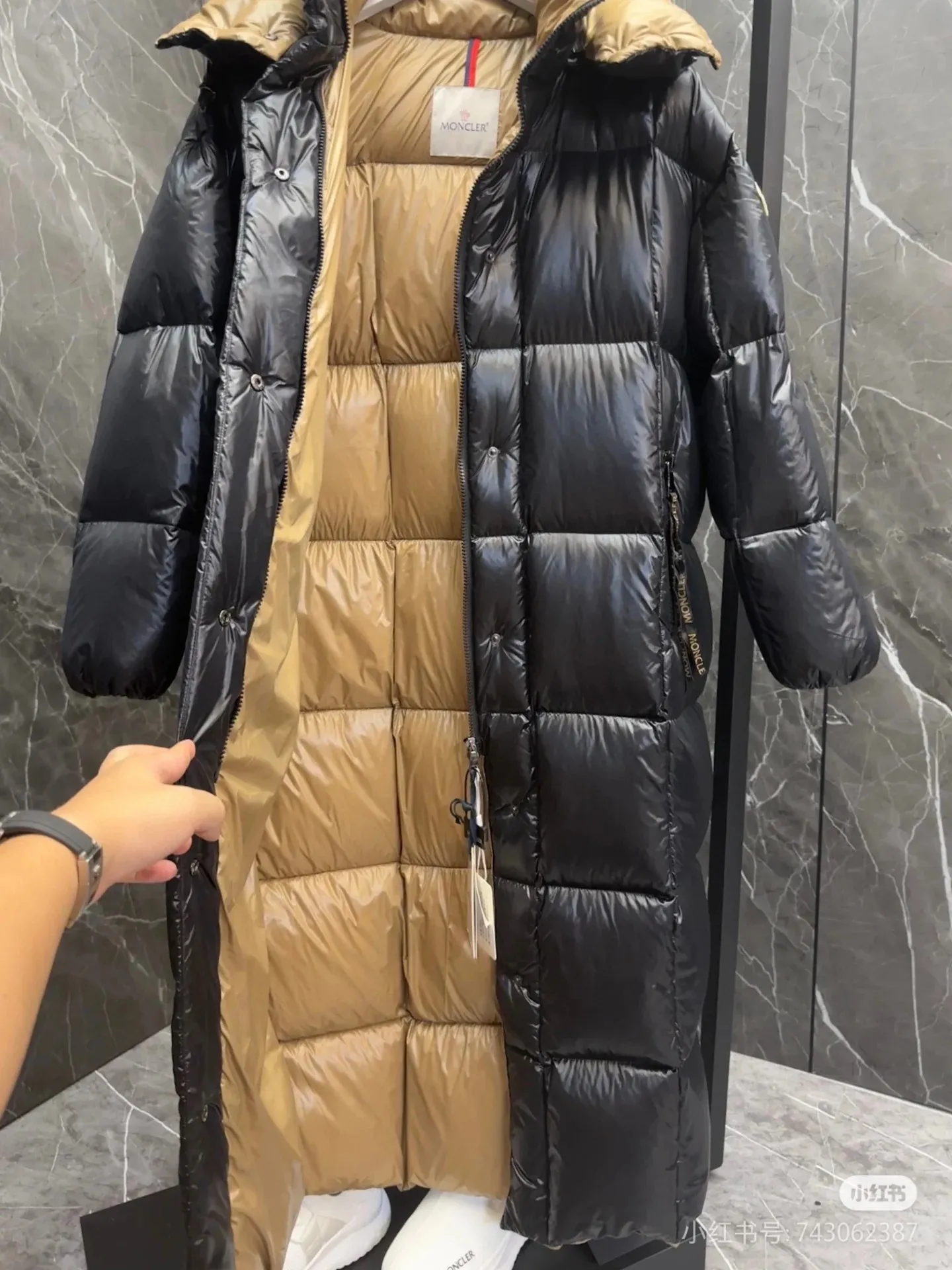 P860 Moncler. Long coat black size 0123