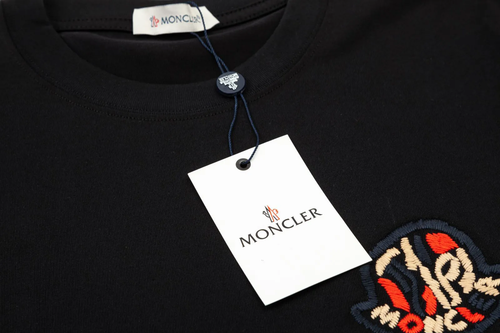 P150 🔥[MONCLER] 2024FW short-sleeved T-shirt Embroidery technology High-end 32s double yarn 260g fabric Heavy fabric Customized stretch ribs in the same vat and dyed Complete three standards Same style for men and women Color: Black White Size: S M L XL XXL