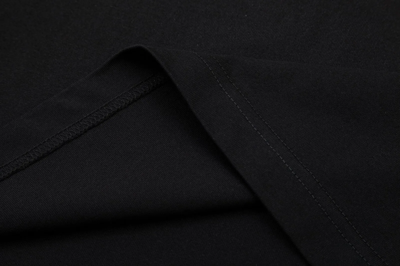 P150 🔥[MONCLER] 2024FW short-sleeved T-shirt Embroidery technology High-end 32s double yarn 260g fabric Heavy fabric Customized stretch ribs in the same vat and dyed Complete three standards Same style for men and women Color: Black White Size: S M L XL XXL