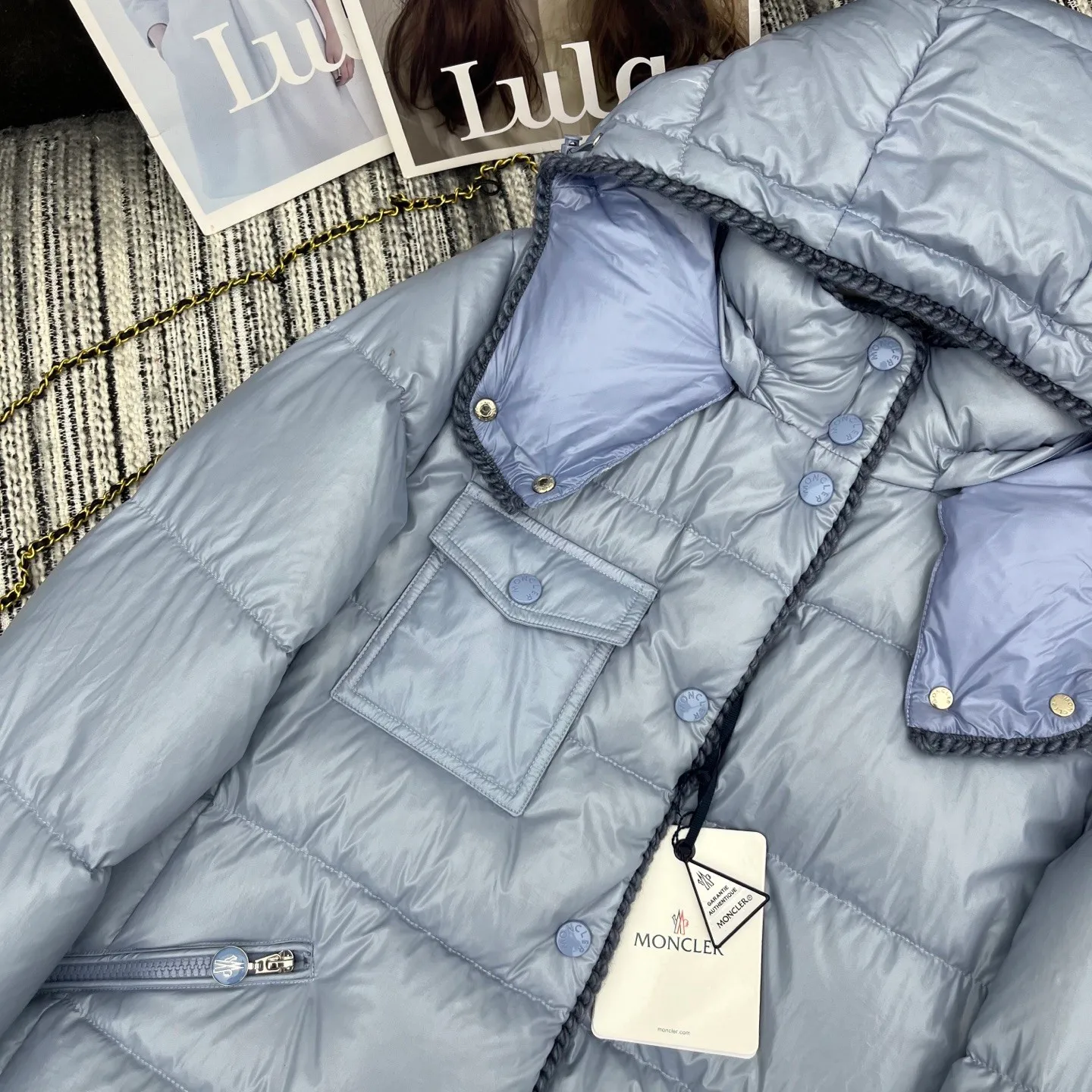 P880 Moncler🌟25 new oil wax leather waist style GLAREIN hooded long-sleeved down jacket for women. Oil wax leather coated new fabric, slim design style, warm and slimming, 90% duck down filling, molded custom hardware. Color: red, white, blue, black Code number: 1234
