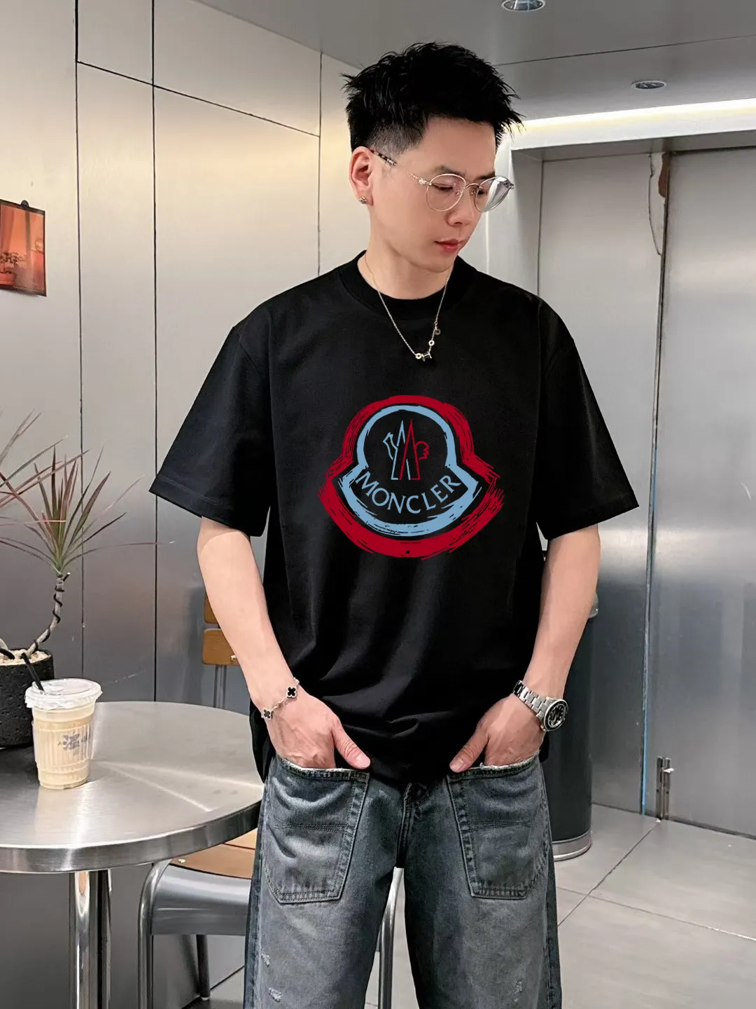 P140 🔥 [MONCLER] 2025FW short-sleeved T-shirt LOGO printing, high-end 26s double yarn 300g fabric, heavy fabric, custom stretcher rib, same vat and dye, complete three standards, same style for men and women, color: black, white, size: S M L XL 2XL