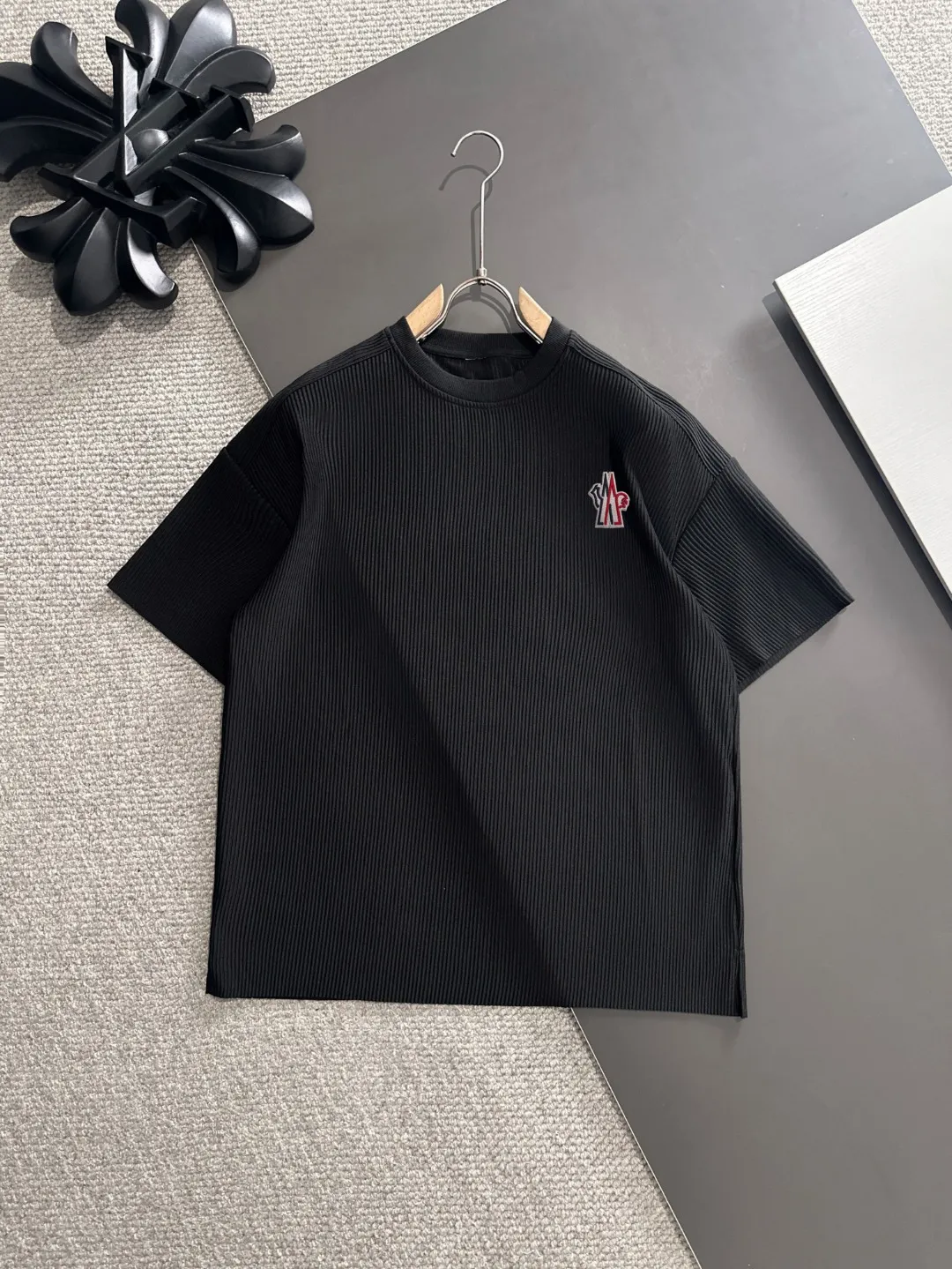 Next day shipping P460 MONCLER/Mongolian high quality 2025 spring and summer new casual heavy industry suit exclusively developed by yb! High quality production! Imported custom-made fabrics for foreign orders, with high breathability and comfort, impeccable details, brand element design concept, delicate and soft feel! It presents a casual cut and the upper body shape is great! On sale simultaneously on the official website! From a high-end men's positioning brand, the low-key luxury taste is irresistible! Exquisite workmanship and impeccable quality! The overall style is simple, fashionable and timeless, fully meeting the requirements of stylish and tasteful dressing! Size: M-XXXL