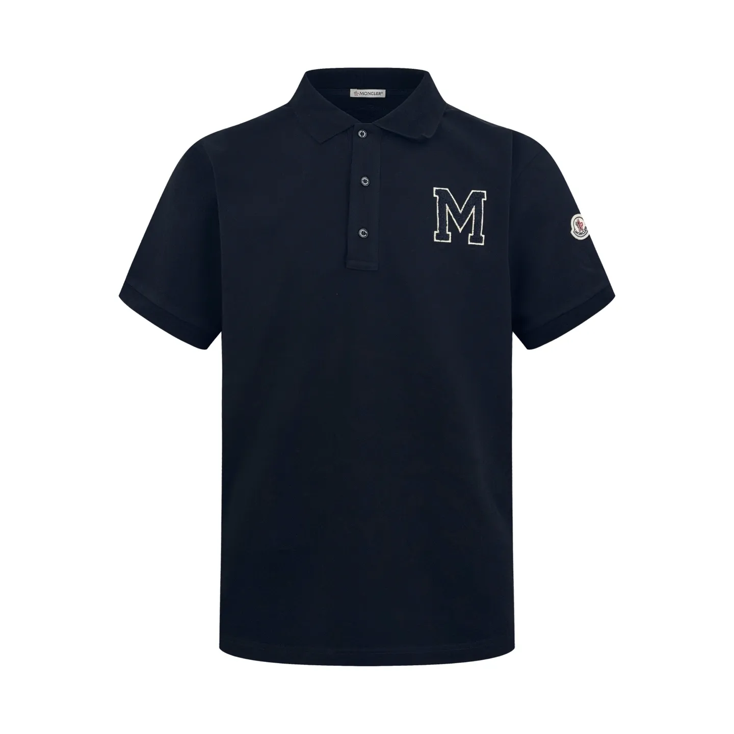 P270 Moncler terry embroidered Polo shirt. Customized piqué pure cotton sateen. It feels soft and waxy. It is light and smooth. It uses rich navy blue as the main color to show an elegant gentleman's style. The M letter on the chest is outlined with navy blue thread, giving the Polo shirt an instant relief-like spatial layer. It complements the badges on the sleeves and highlights the brand style. It adds vitality and detailed beauty. The Polo shirt interprets the design and wears a new style. Process 1: Use terry embroidery process. A traditional hand-made embroidery technology that uses needlework to embroider. It is completed by changing the hooking movement of a special machine head. The coils are connected one by one, thus bringing about a towel-like texture and effect. Process 2: The fabrics are washed and have a better hand feel. Not easy to deform, not easy to shrink, not easy to fade, and maintain long-term beauty. Accessories: Customized 1:1 Moncler embroidery logo Customized 1:1 Moncler buttons Customized 1:1 Moncler trademark Version: Loose version Size: S M L XL Style number: BB761