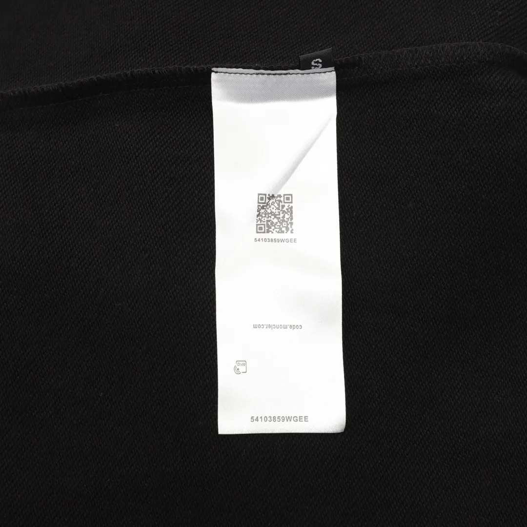 P460 Moncler 25FW graffiti logo round neck sweatshirt 480g high-grade combed cotton fabric Counter collar label Purchasing grade white thick plate hang tag Original hanging grain Three-dimensional foam printing on the front and back Strong sense of layering Same style for men and women Couple style Oversize version Loose Size: S-XL