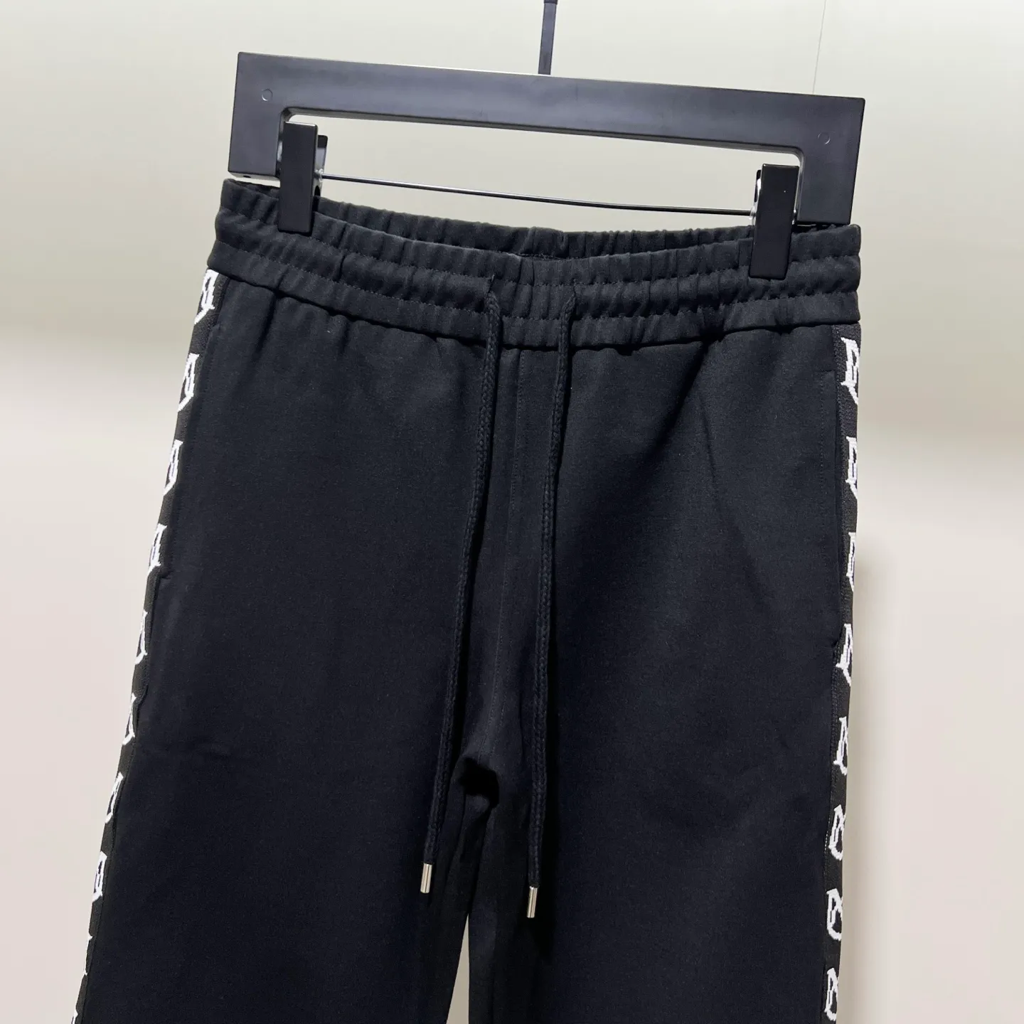 P230 MONCLER/muzzle custom fabric suit casual sweatpants, color-blocking design embroidery🪡 micro-label LOGO hand sleeve webbing technology, official synchronization, high version, high quality, fashionable personality, versatile trend, pure original quality, original fabric, tag, collar label, washed wheat, complete three standards, color: black and white, black green, black yellow. Size: S-2XL