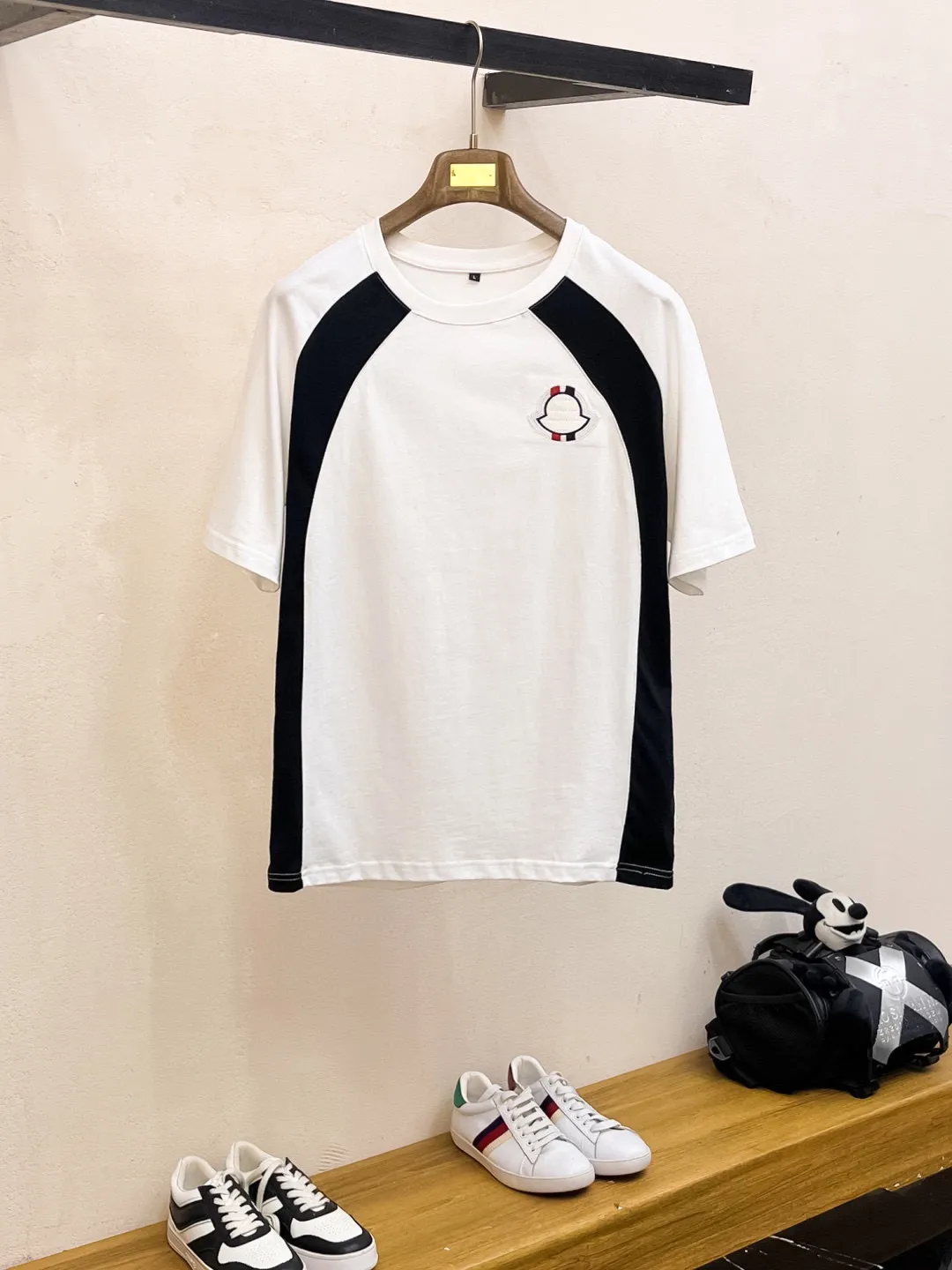 P560 Brand [MONCLER Mouth Covered] 2025 round neck short-sleeved shorts suit. The pure cotton fabric upper body will not be stuffy, the smooth and comfortable skin-friendly effect is more breathable, the fabric has its own texture, classic logo technology, a new interpretation from a unique angle, the first choice for fashion and versatility! Size: M-3XL (maximum wear: 190 pounds)