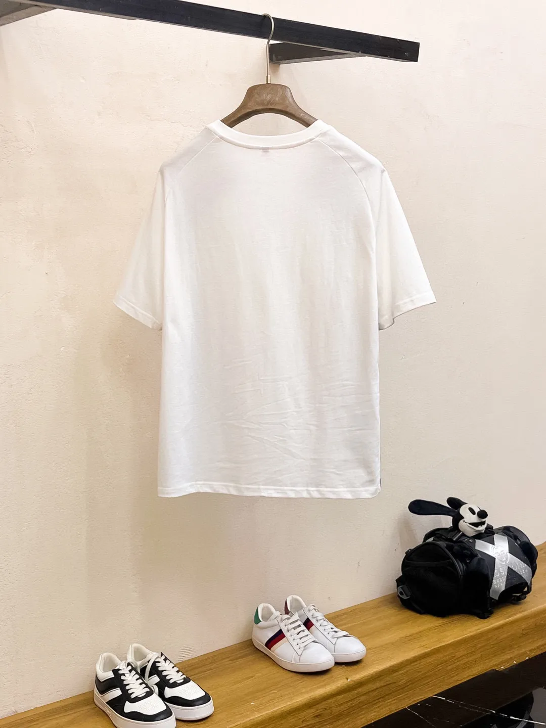 P560 Brand [MONCLER Mouth Covered] 2025 round neck short-sleeved shorts suit. The pure cotton fabric upper body will not be stuffy, the smooth and comfortable skin-friendly effect is more breathable, the fabric has its own texture, classic logo technology, a new interpretation from a unique angle, the first choice for fashion and versatility! Size: M-3XL (maximum wear: 190 pounds)