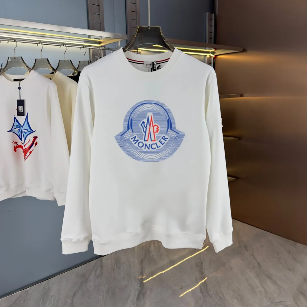P210 High-version sweatshirt) [Long-term stock] 〖𝐌𝐎𝐍𝐂𝐋𝐄𝐑~Mask〗 Made of 440g heavy-weight fabric. It is different from the market currency. It can be matched with any variety and is properly handsome. 😎The whole dress is made of double waistcoats. The double waistcoats make the whole dress more three-dimensional. Not ordinary factories can do such fine work. 2025 Spring runway version of the T stage, on sale at the counter, round neck terry sweatshirt, high-end double-strand pure cotton, custom-made stretch ribs, dyed in the same vat, complete with three standards, matched with exquisite embroidered LOGO on the chest, simple and advanced, same style for men and women. Color: black, apricot, white, size: S M L XL 2XL