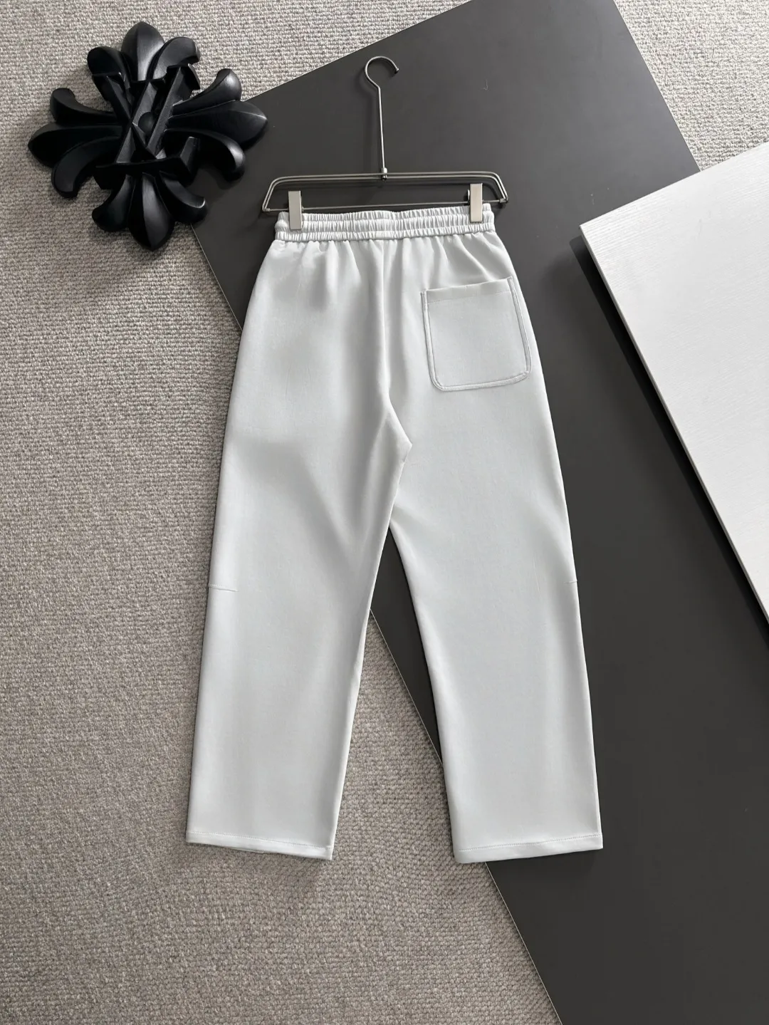 Next day shipment P360 MONCLER/Mongoose Exclusive first release of 25ss autumn and winter new high-quality trousers Compare real-life details at will A perfect choice for autumn and winter, a must-have item. Sizes: M to 3XL (please state your height and weight when placing an order)