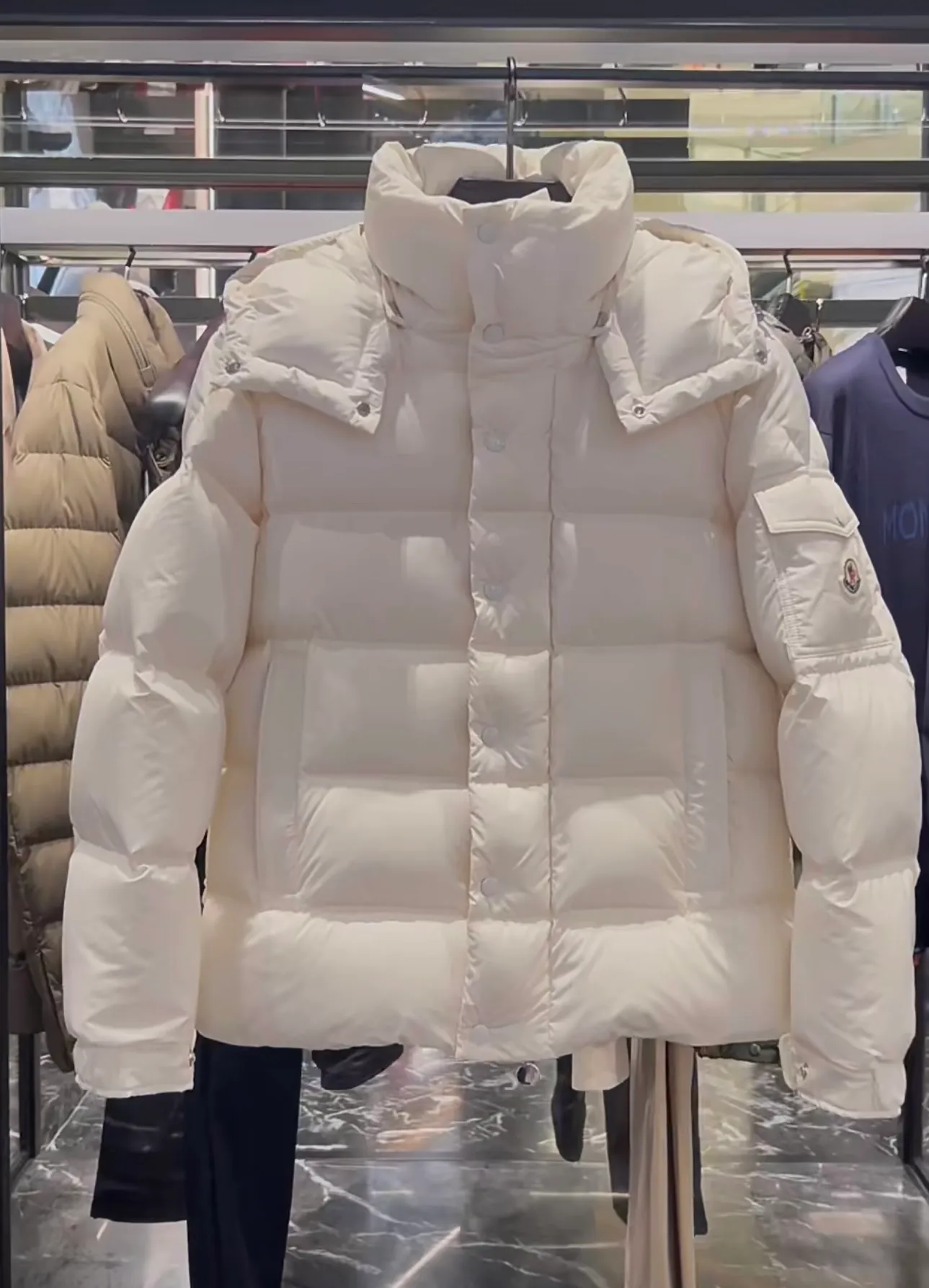 P780 Moncler [new product] Maya 70 winter down jacket jacket. China limited white. Real shot display at the counter.