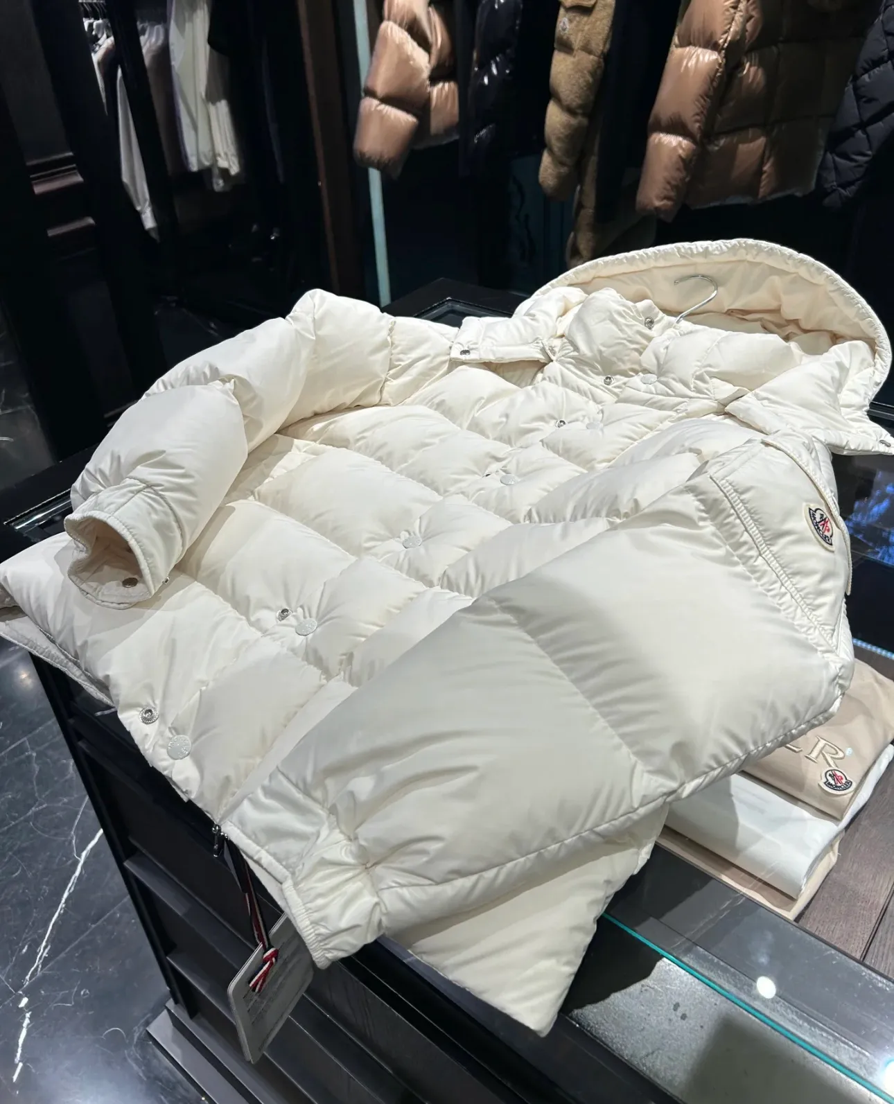 P780 Moncler [new product] Maya 70 winter down jacket jacket. China limited white. Real shot display at the counter.