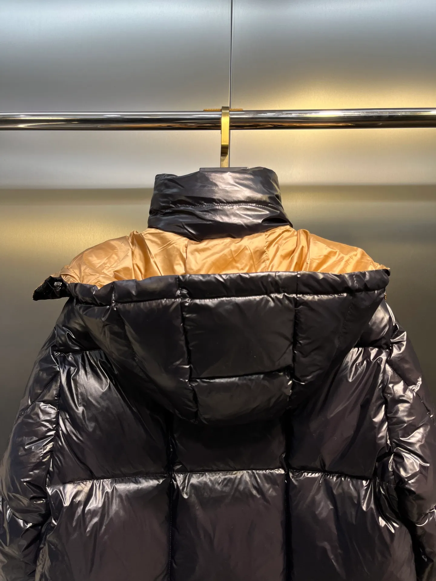 P760 moncler 🌟Co-branded down jacket. Original custom-made hardware accessories are all imported and original customization. Welcome to compare. Absolutely high quality. Use top-grade 90 white duck down. Super soft. Filled with fluffy and full feathers. Super heavy-duty. Fabric workmanship is perfect. Note that the fabric is super comfortable. Exclusive model. Non-market product. Size: 0123