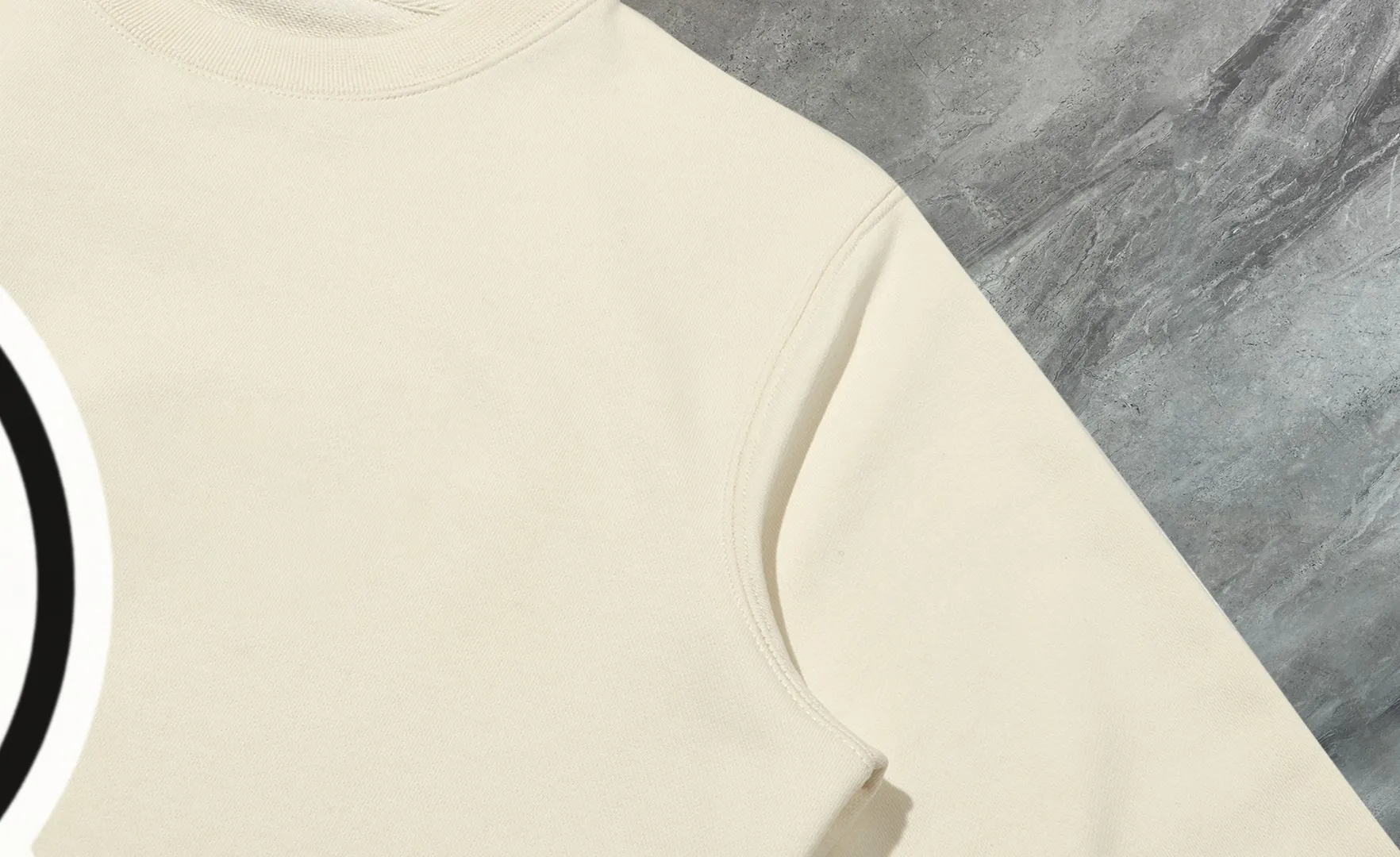 P210 High-version sweatshirt) [Long-term stock] 〖𝐌𝐎𝐍𝐂𝐋𝐄𝐑~Mask〗 Made of 440g heavy-weight fabric. It is different from the market currency. It can be matched with any variety and is properly handsome. 😎The whole dress is made of double waistcoats. The double waistcoats make the whole dress more three-dimensional. Not ordinary factories can do such fine work. 2025 Spring runway version of the T stage, on sale at the counter, round neck terry sweatshirt, high-end double-strand pure cotton, custom-made stretch ribs, dyed in the same vat, complete with three standards, matched with exquisite embroidered LOGO on the chest, simple and advanced, same style for men and women. Color: black, apricot, white, size: S M L XL 2XL