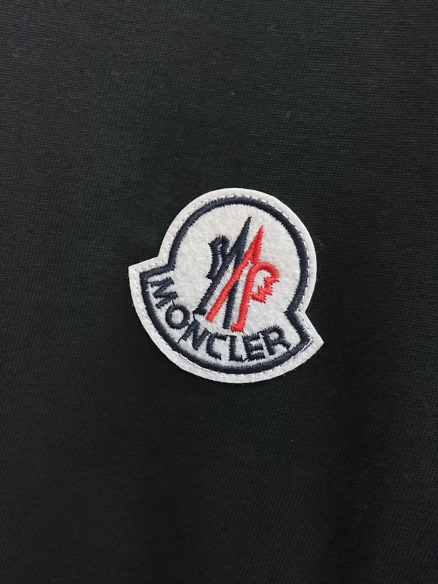 P560 Brand [MONCLER Mouth Covered] 2025 round neck short-sleeved shorts suit. The pure cotton fabric upper body will not be stuffy, the smooth and comfortable skin-friendly effect is more breathable, the fabric has its own texture, classic logo technology, a new interpretation from a unique angle, the first choice for fashion and versatility! Size: M-3XL (maximum wear: 190 pounds)