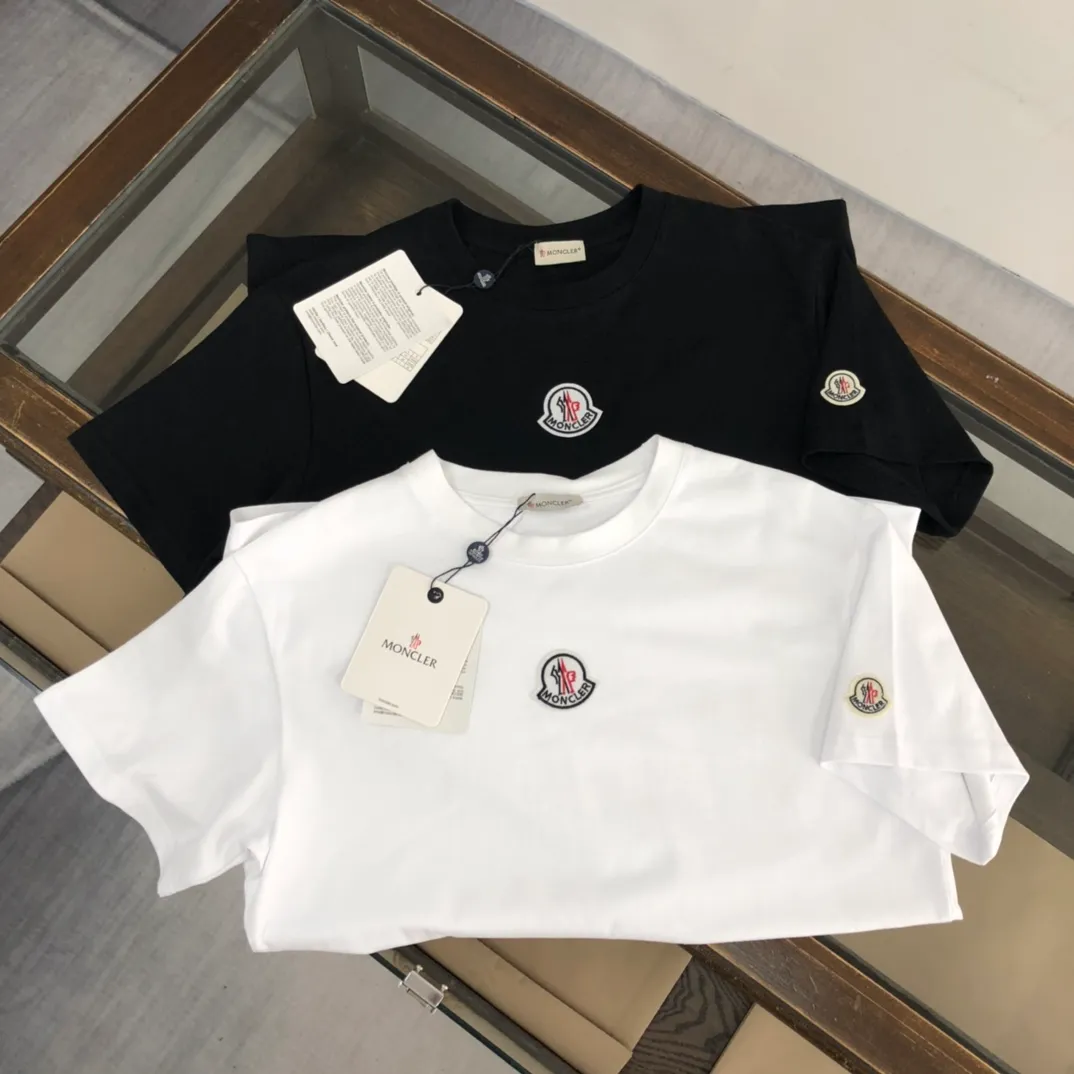 P160 🔥Moncler new summer minimalist short-sleeved T-shirt. This T-shirt is the crystallization of Moncler's pure personality and functionality. It is specially designed for creating a casual look and is suitable for matching with various clothing. Black and white. 🔠Size: S～XL