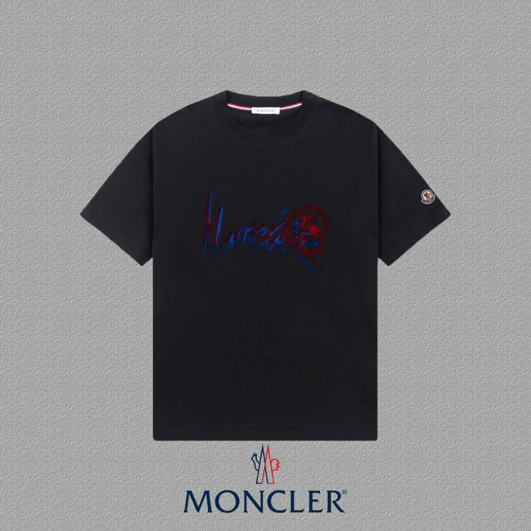 P140 🔥 [MONCLER] 2025FW short-sleeved T-shirt with badge + LOGO, high-end 26s double yarn 300g fabric, heavy fabric, custom stretcher rib, same vat and dye, complete three standards, same style for men and women, color: black, white, size: S M L XL 2XL