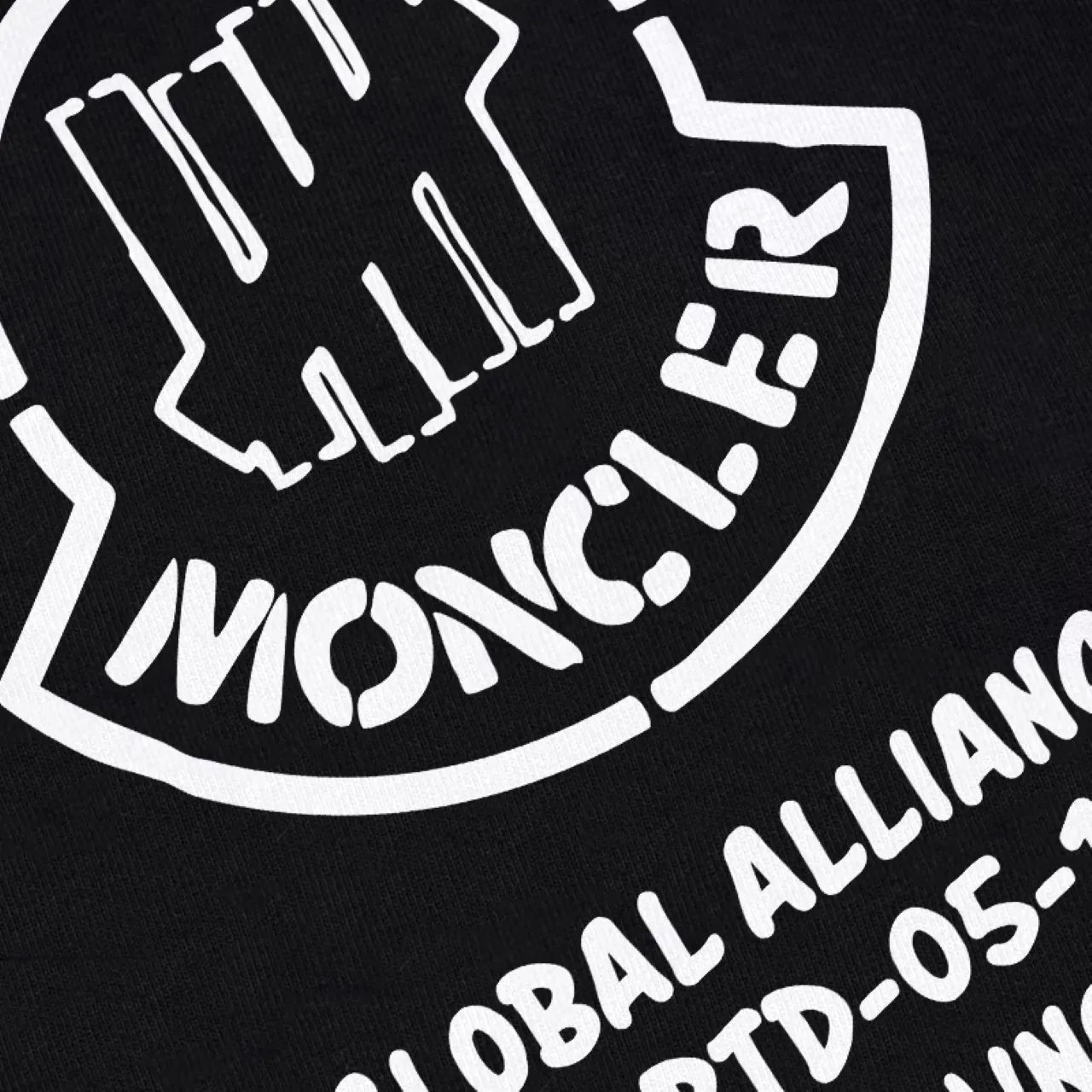 P270 Recommended with confidence, Moncler Mouth Cover 480g Velvet Printed Hooded Sweatshirt Australian velvet fabric is soft and comfortable, does not shrink, does not deform, does not pill) Original customized accessories Collar label Wash mark Hang tag Packaging (perfect details) Color White Black Size XS-L - Copy (20)