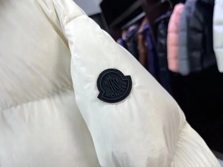 P640 Moncler/Moncler Autumn and Winter New Bufonie Series Women's Ivory White Nylon Down Jacket White Lamb Wool Splicing Hood 012