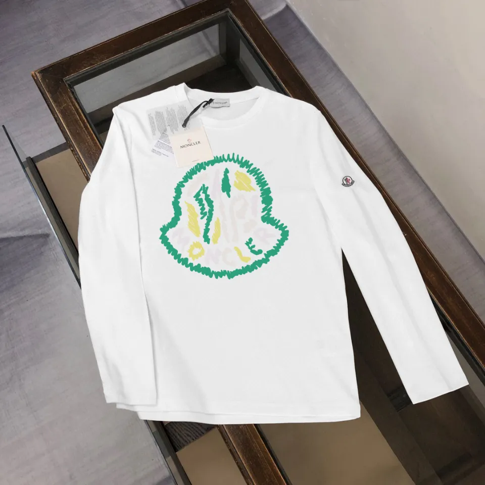 P180, a non-off-the-shelf model, you can trust it. Moncler printed long-sleeved T-shirt, 240g breathable cotton fabric, very soft and comfortable texture, does not shrink, does not deform, does not ball), can be worn alone as a base layer. Original customized accessories, collar label, care mark, hangtag, packaging (perfect details) Color: White Black Size: XS S M L