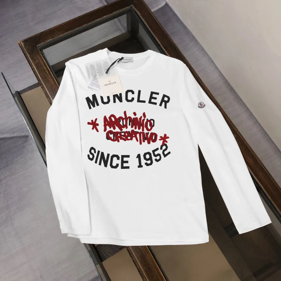 P180, a non-off-the-shelf model, you can trust it. Moncler printed long-sleeved T-shirt, 240g breathable cotton fabric, very soft and comfortable texture, does not shrink, does not deform, does not ball), can be worn alone as a base layer. Original customized accessories, collar label, care mark, hangtag, packaging (perfect details) Color: White Black Size: XS S M L