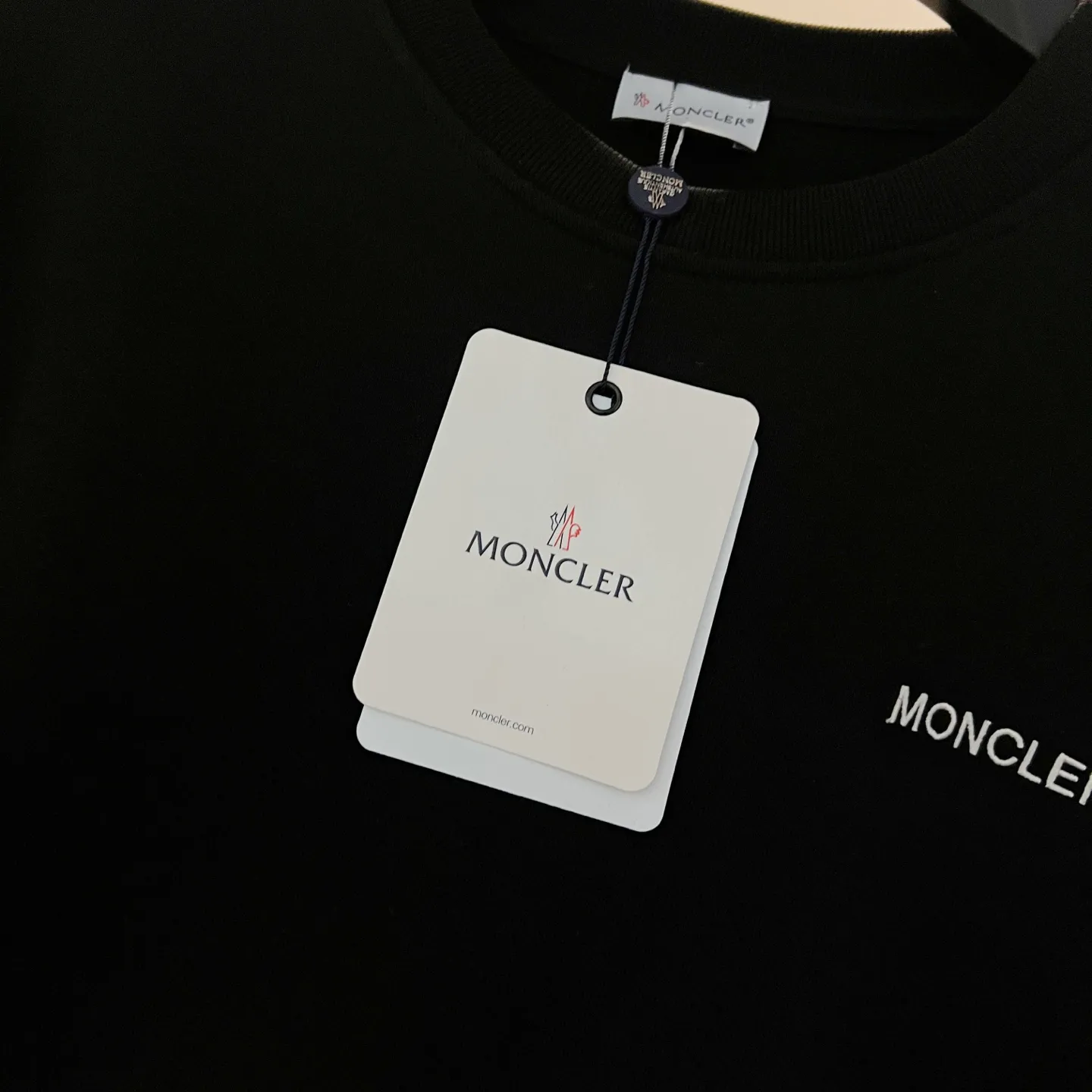 P220 MONCLER/Mask 420g pure cotton round neck sweatshirt, front and back printed letter LOGO logo, arm brand seal craftsmanship, official synchronization, high version, high quality, fashionable personality, versatile trend, pure original quality, original fabric, tag, collar label, washed wheat, complete three standards, color: black, white, gray. Size: XS-L