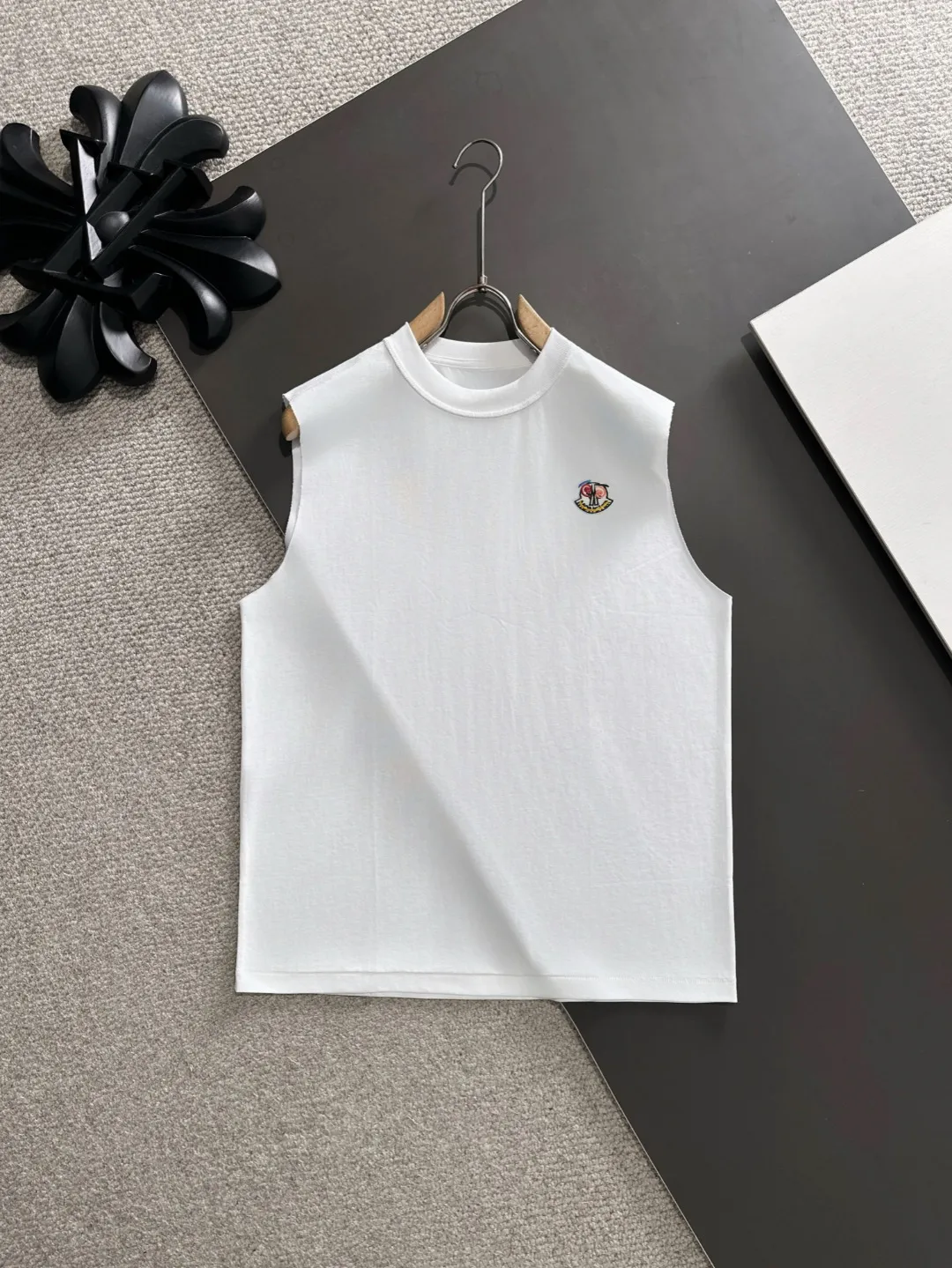 Next day shipping P460 MONCLER/Mongolian high quality 2025 spring and summer new casual heavy industry suit exclusively developed by yb! High quality production! Imported custom-made fabrics for foreign orders, with high breathability and comfort, impeccable details, brand element design concept, delicate and soft feel! It presents a casual cut and the upper body shape is great! On sale simultaneously on the official website! From a high-end men's positioning brand, the low-key luxury taste is irresistible! Exquisite workmanship and impeccable quality! The overall style is simple, fashionable and timeless, fully meeting the requirements of stylish and tasteful dressing! Size: S-XXL