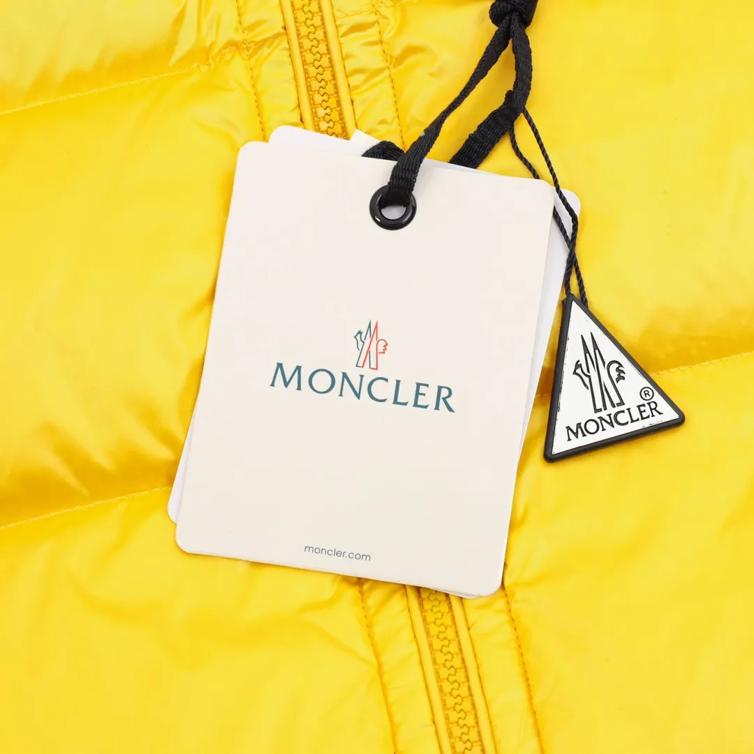 P560 Moncler maya/mask hooded logo down vest Size: 1-5