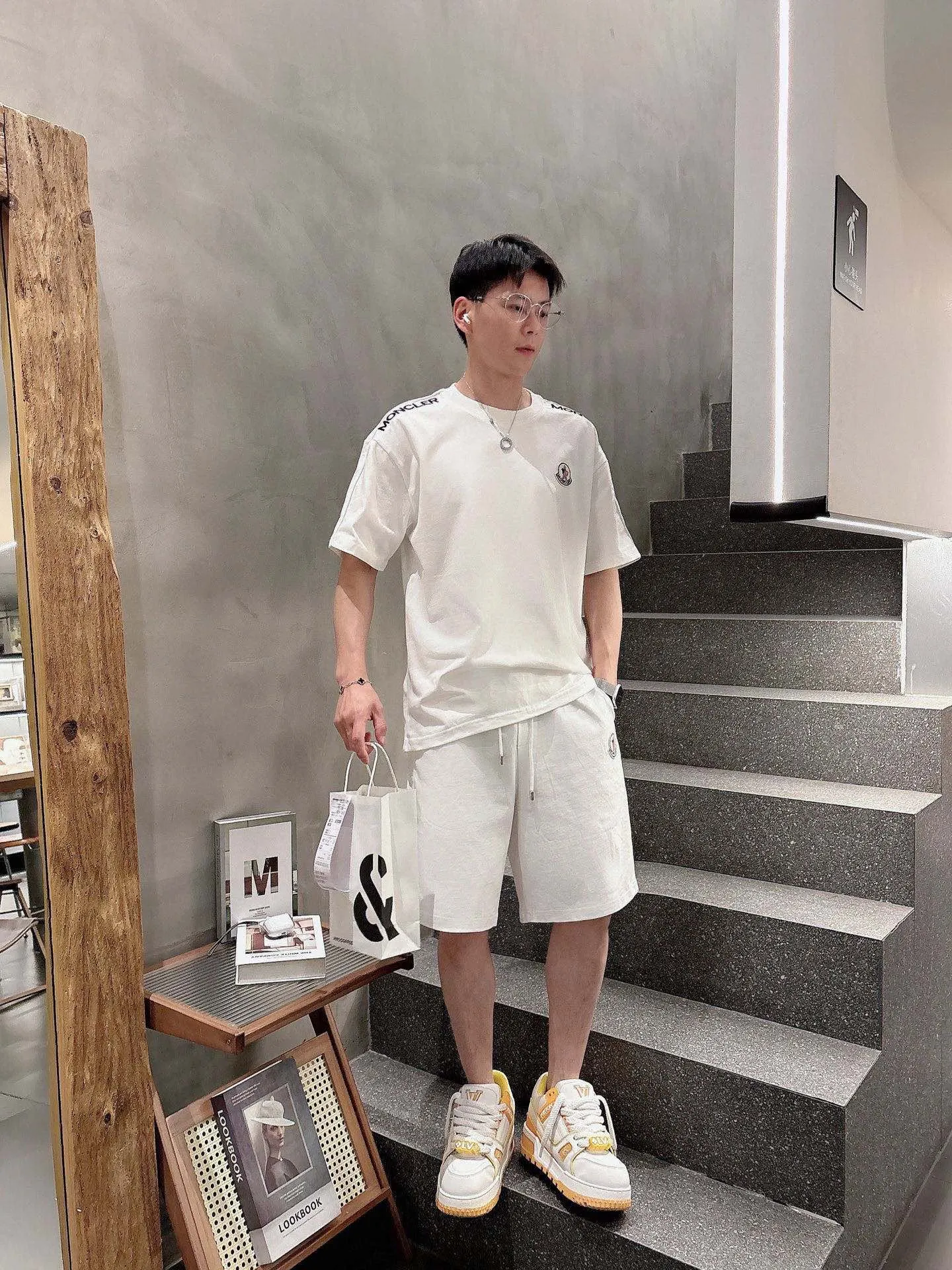 P570 Brand [MONCLER Mouth Covered] 2025 round neck short-sleeved shorts suit. The pure cotton fabric upper body will not be stuffy, the smooth and comfortable skin-friendly effect is more breathable, the fabric has its own texture, classic logo technology, a new interpretation from a unique angle, fashionable and versatile choice! Size: M-3XL (maximum wear: 190 pounds)