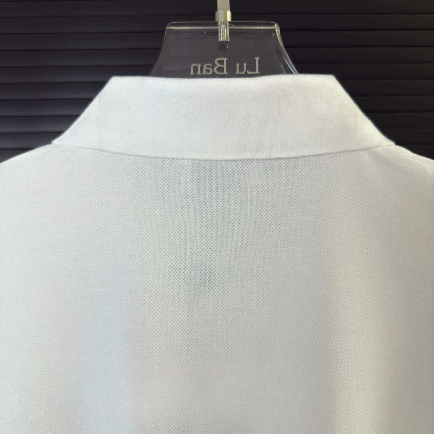 P190 A134 (Long-term replenishment, next day arrival) MONCLER muzzle, hand sleeves webbing badge stitching 2025 new style, custom small letter logo, casual polo shirt short sleeves · Original fabric · High version · High quality contrast-dyed fabric, round neck vertical version, full set of accessories, using autumn pearl pique fabric, original hardware accessories, original factory original label, carefully designed, original custom details restored, rib knitted striped collar.  Complete three standards, non-market ordinary version, free to compare, absolute quality guaranteed, full set of Sydney paper packaging, color: black, white, size: S~XXL