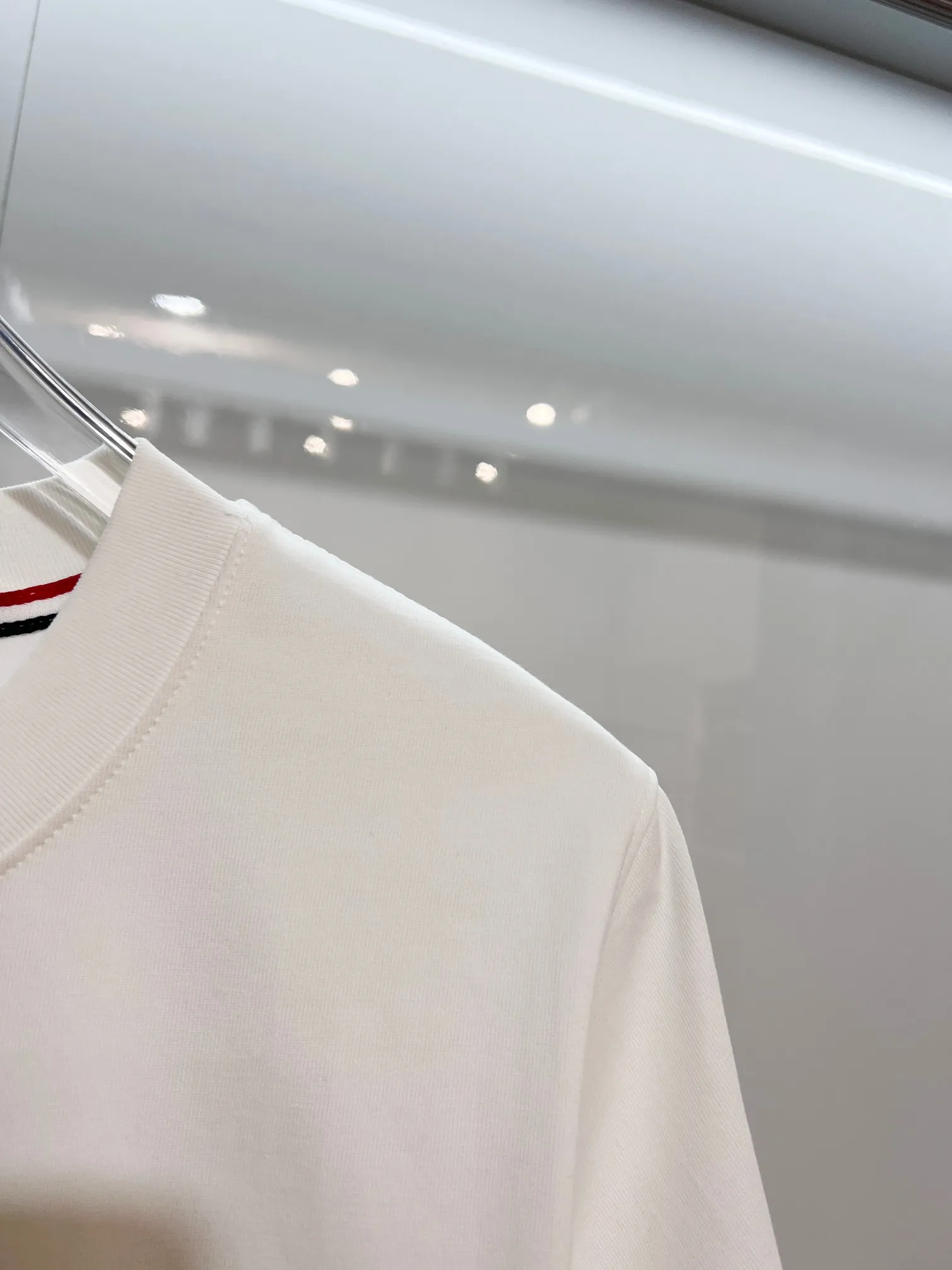 P170 MONCLER/Muzzled 300g pure cotton round neck short-sleeved T-shirt Brand classic Gauze splicing Letter LOGO embossing process 2025ss official synchronization High version High quality Fashion personality Versatile trend Pure original quality Original fabric Hang tag Collar label Washed wheat Complete three standards Color: Black. White. Size: S M L XL XXL